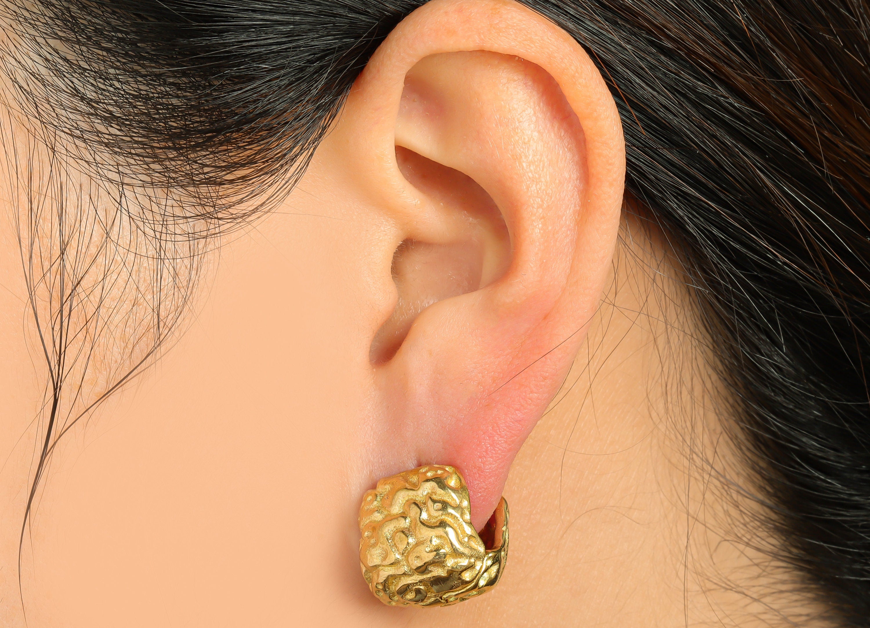 Textured Huggie Hoop Earring - Raw Brass Cube Earring - Brass Geometry Huggie Hoop Earring - Brass Huggie Hoop - 15.72x16x5mm - PP9524 - DOMEDBAZAAR