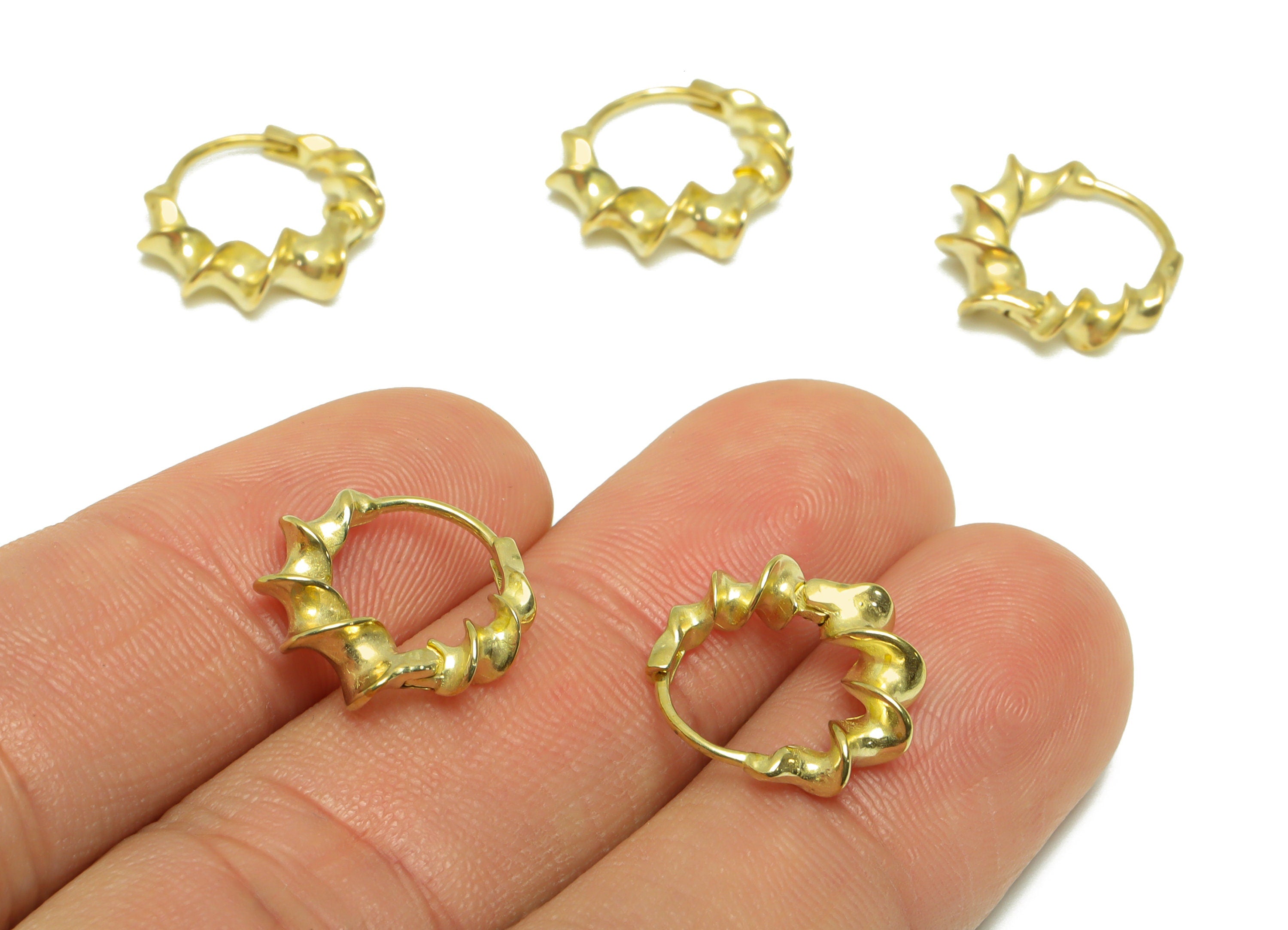 Brass Wavy Huggie Hoop Earring - Raw Brass Curly Hoop Wire Earring Clasp - Brass Twisted Huggie Hoop Earring - 14.7x14.6x4.7mm - PP9738 - DOMEDBAZAAR