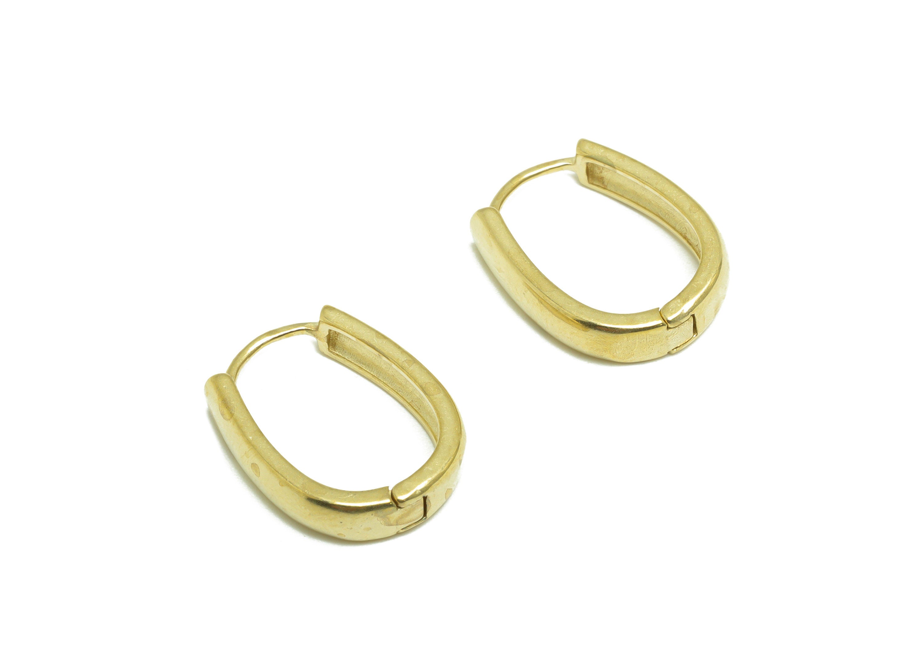 Brass Oval Huggie Hoop Earring - Raw Brass Hoop Huggie Earring - Brass Geometry Clasp Hoop Earring - 17.8x14x3.9mm - PP9798 - DOMEDBAZAAR