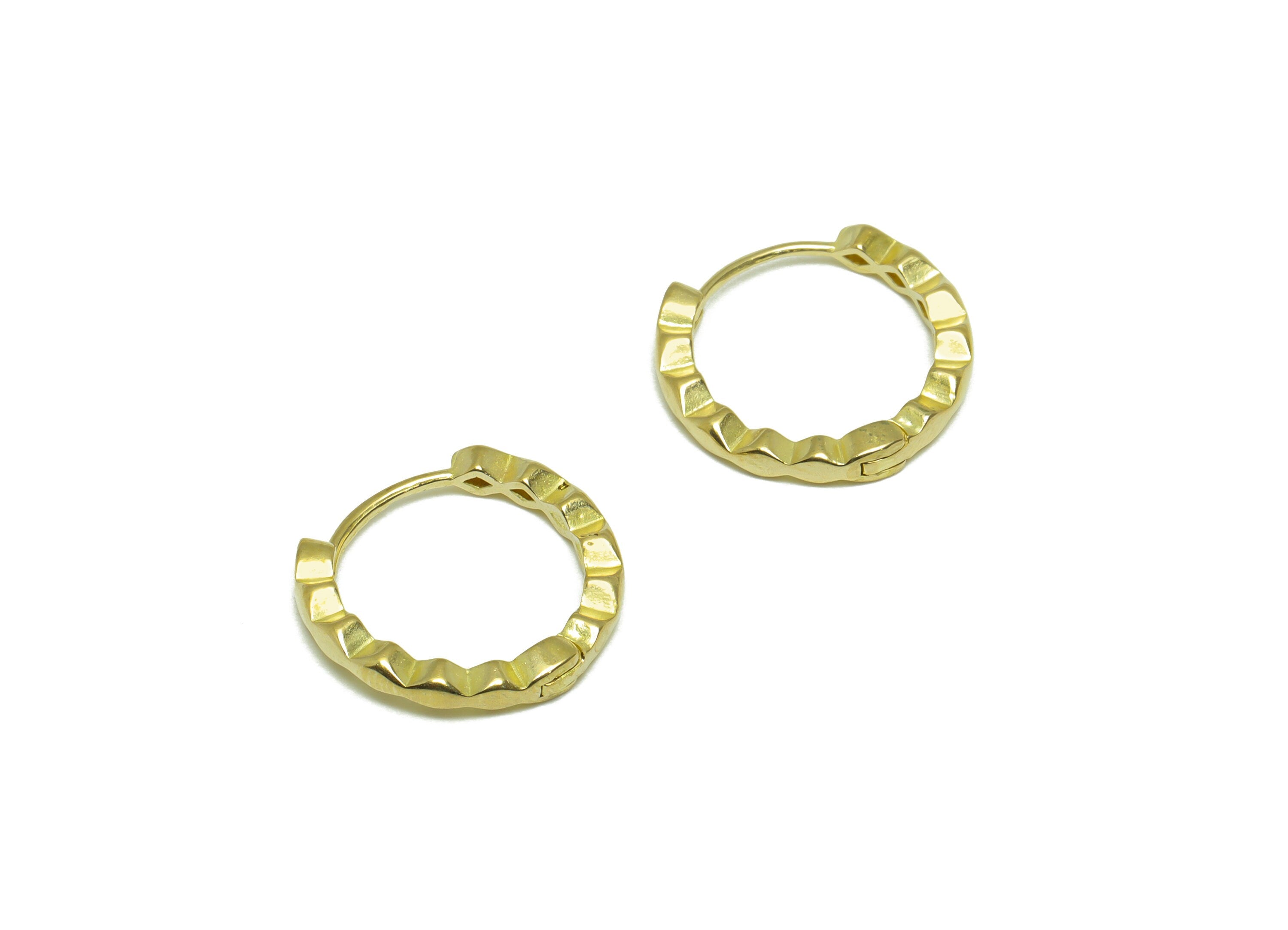 Brass Wavy Huggie Hoop Earring - Raw Brass Circle Earring Clasp - Brass Clasp Earring - Clasp Hoop Earring - 15.9x15x2.3mm - PP9677 - DOMEDBAZAAR