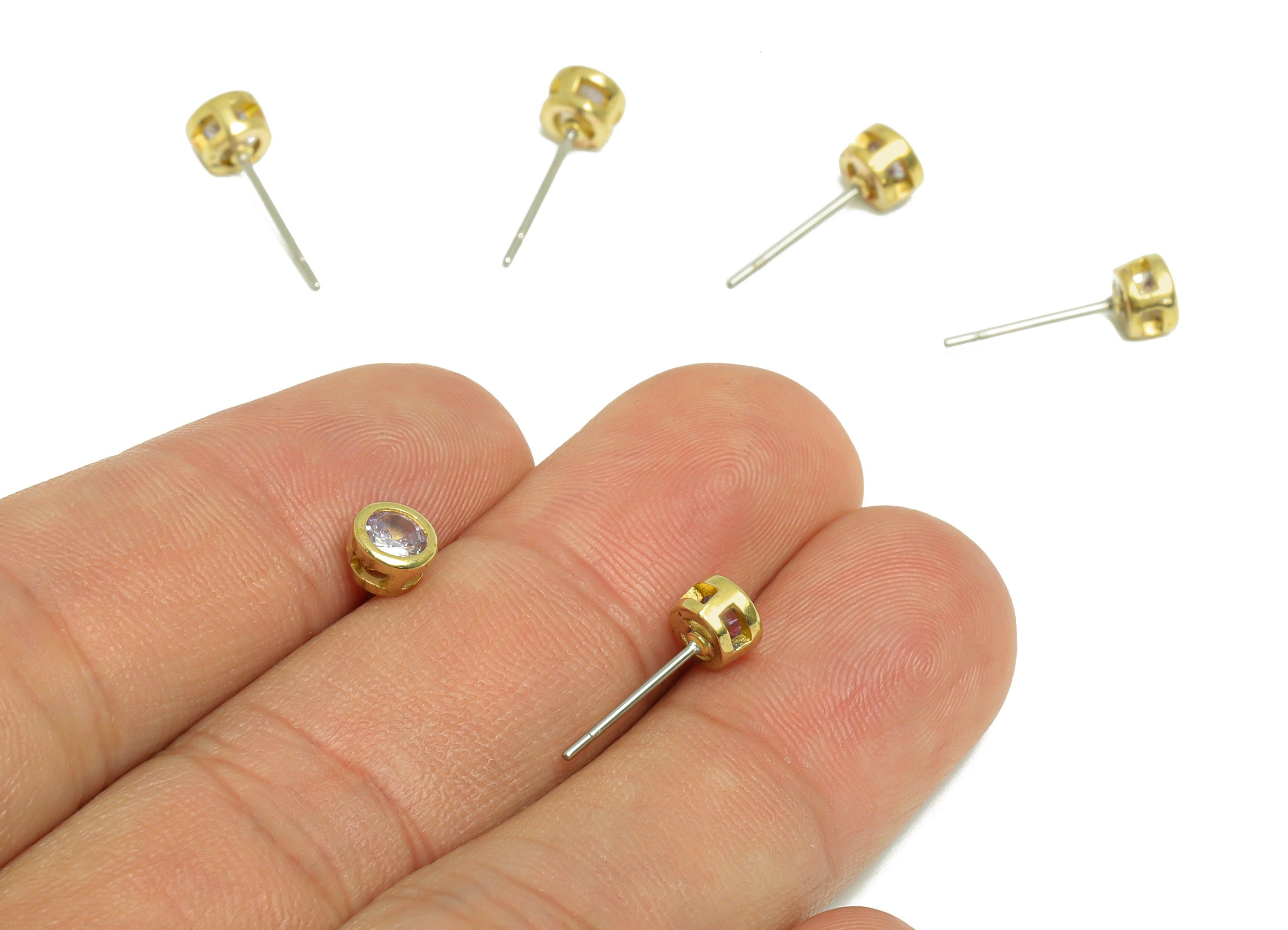 Lavenda (CZ-06) Zircon Earring Stud - Raw Brass Minimalist CZ Earring Post - Cubic Zircon Earring Post - 15.6x5.4x3.5mm - PP9825A - DOMEDBAZAAR