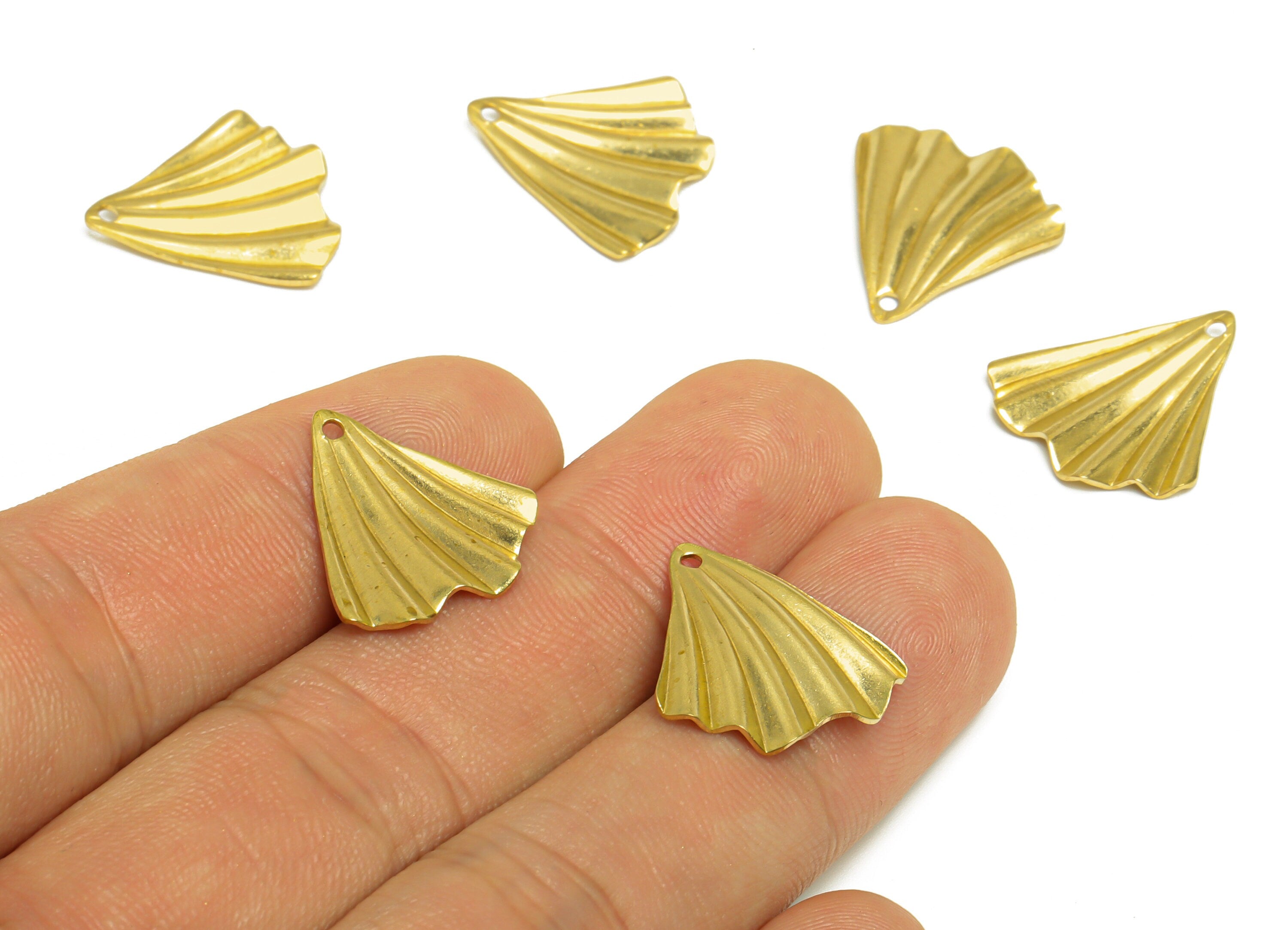 Brass Fan Earring Charm - Raw Brass Wavy Whale Tail Earring Charm - Brass Wavy Fan Pendant - Brass Tail Charm - 18.7x17.7x1.5mm - PP10284 - DOMEDBAZAAR