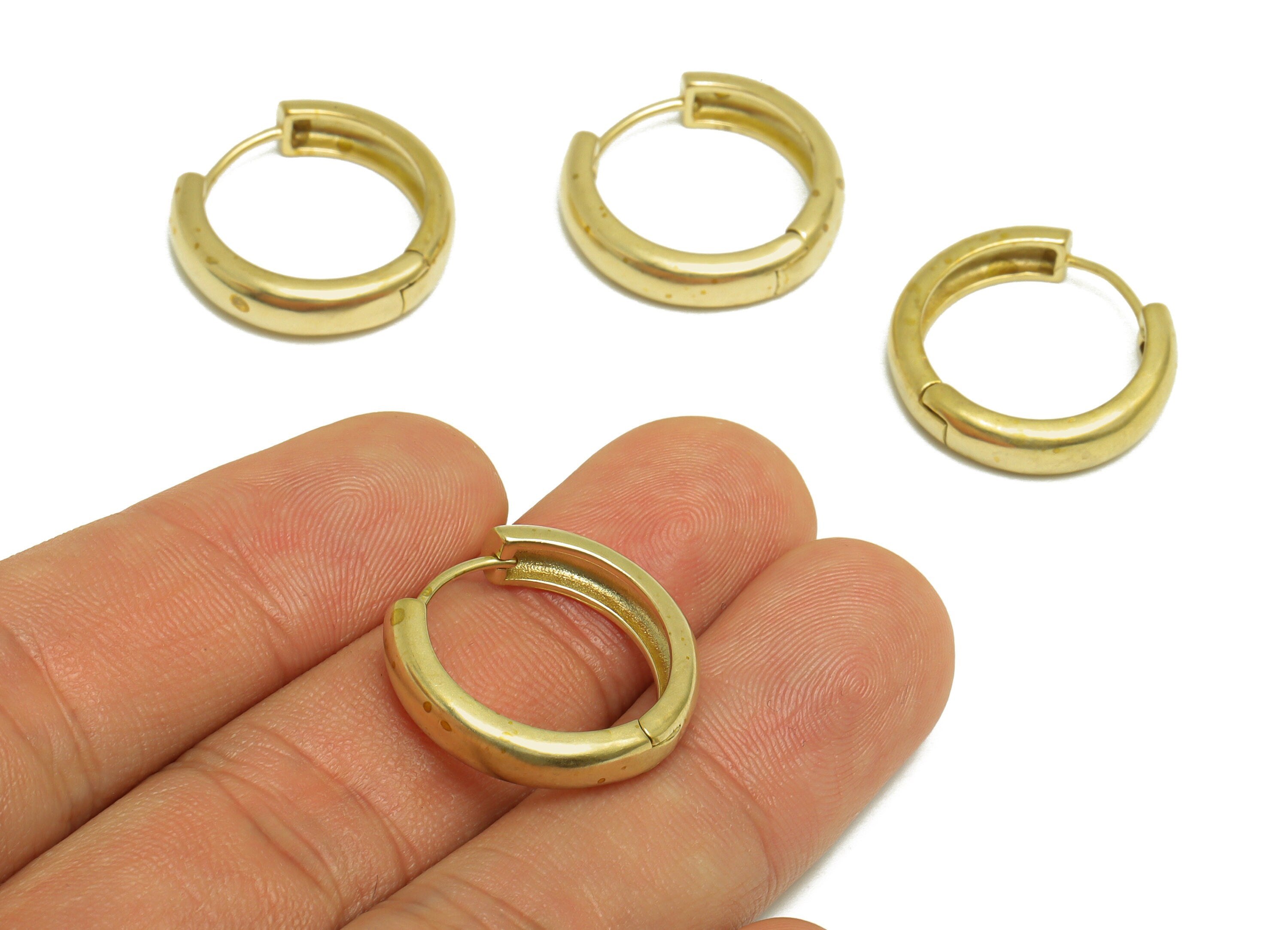 Brass Huggie Hoop Earring - Raw Brass Hoop Round Earring - Brass Minimalist Hoop Huggie Earring - Huggie Clasp Earring - 22x20x4mm - PP10147 - DOMEDBAZAAR