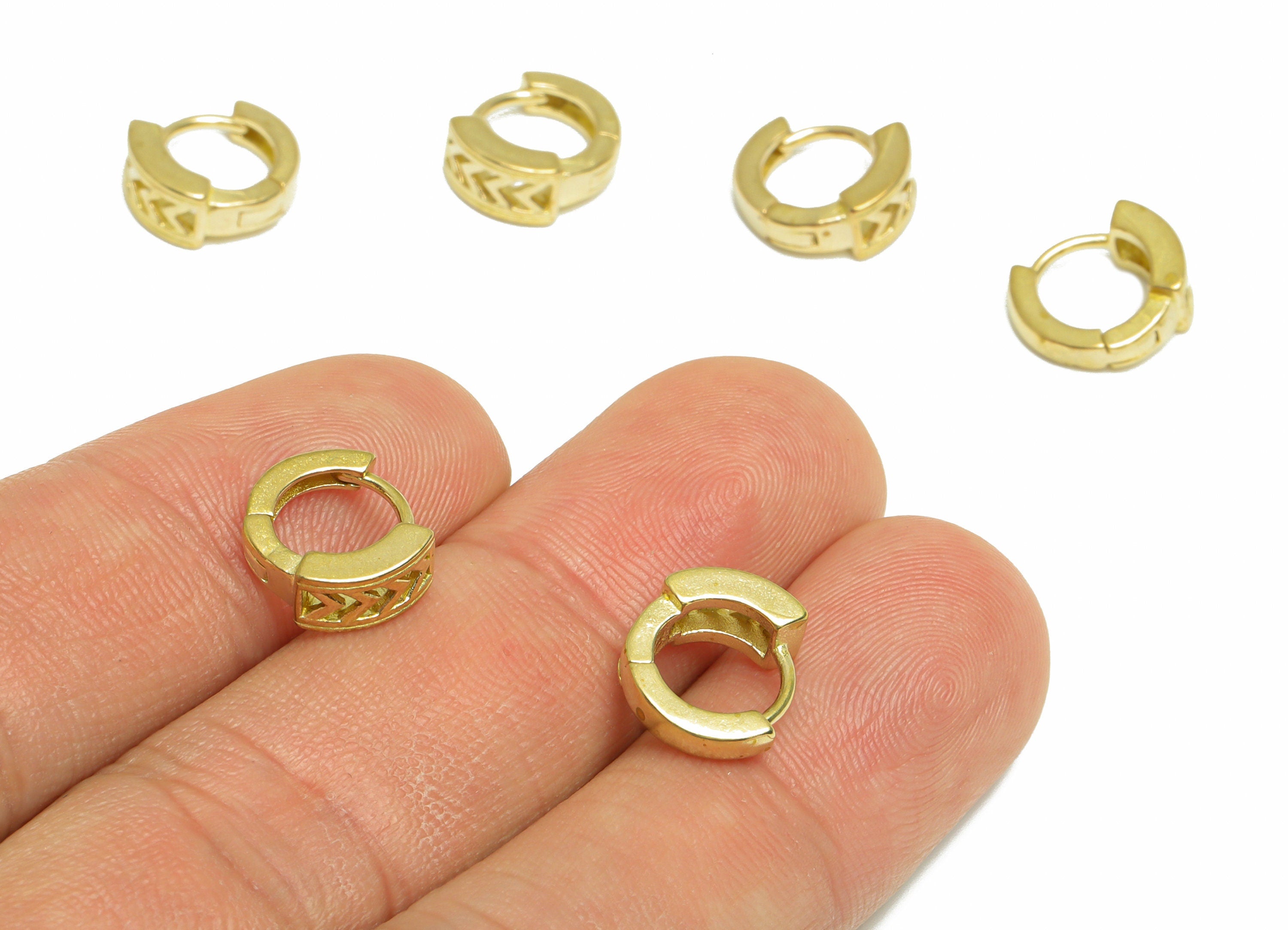 Brass Thick Huggie Hoop Earring - Raw Brass Arrow Huggie Earring - Brass Textured Huggie Earring - Mini Hoop Earring - 11.2x10x4mm - PP9889 - DOMEDBAZAAR