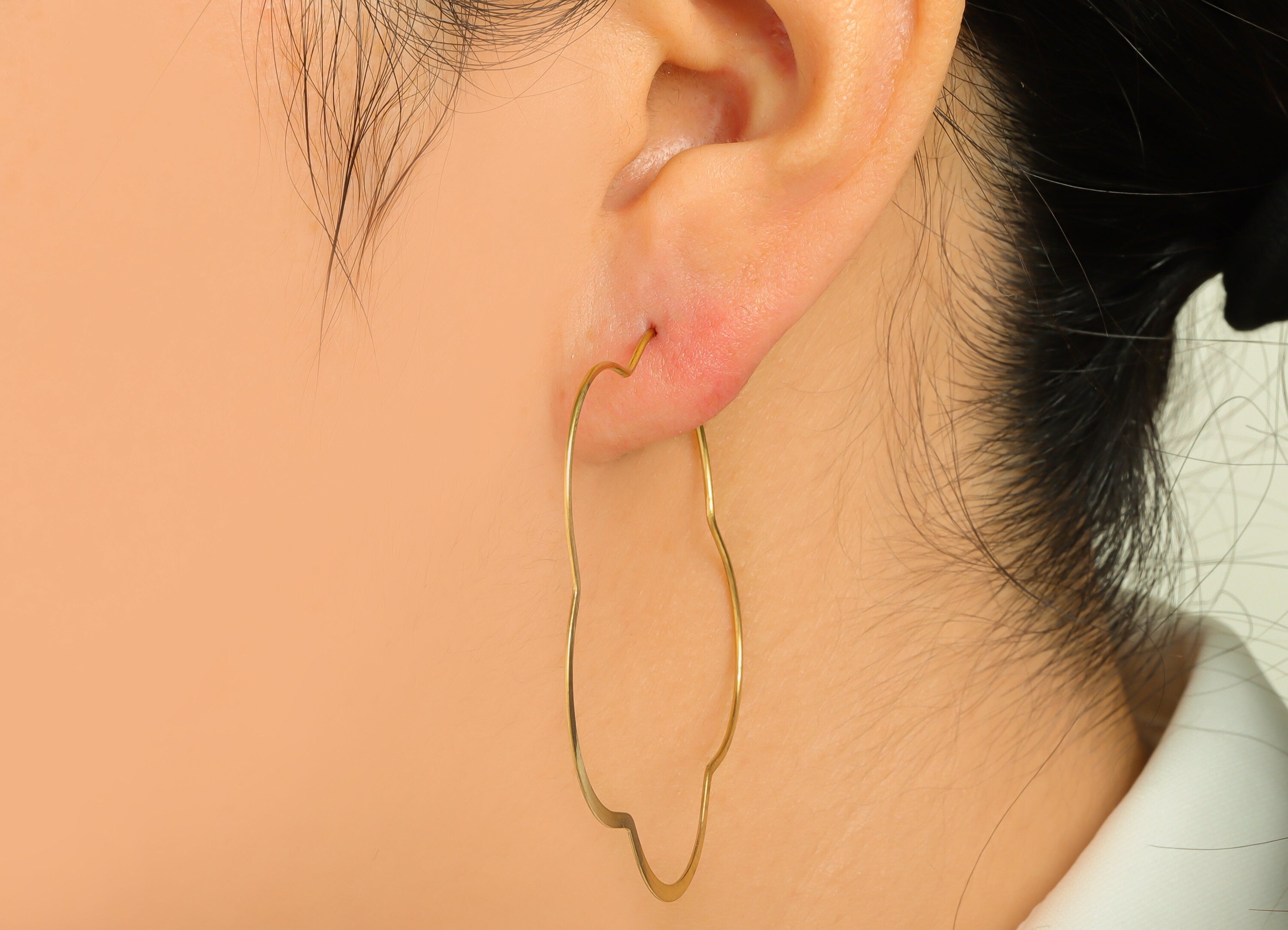 Brass Flower Wire Hoop Earring - Raw Brass Hammered Flower Wire Earring - Geometry Wire Hoop Lock Earring Charms - 53x52x0.6mm-PP10370-50 - DOMEDBAZAAR