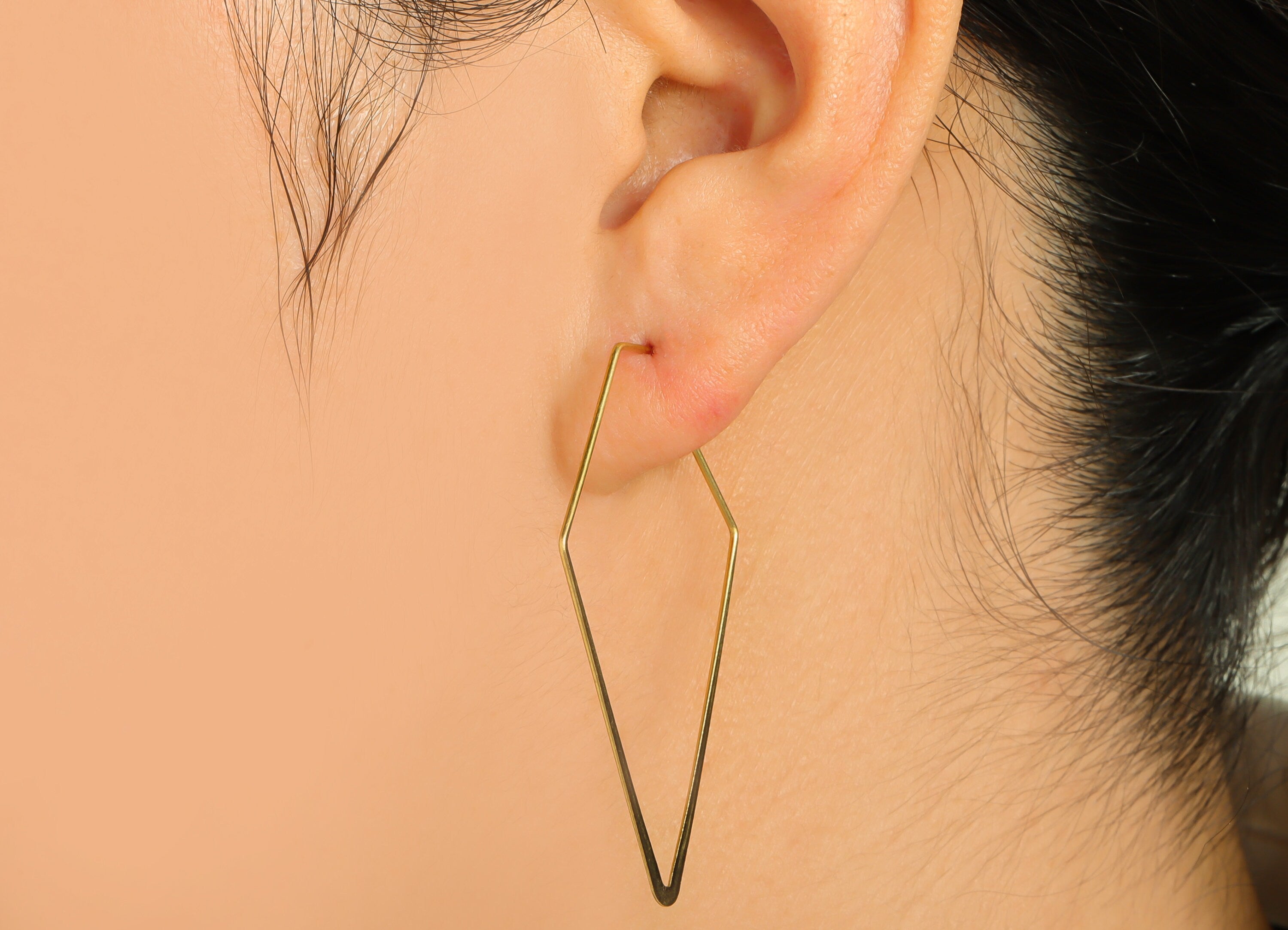 Brass Diamond Wire Hoop Earring - Raw Brass Hammered Pentagon Wire Earring - Geometry Wire Hoop Lock Earring Charm - 52x32x0.8mm-PP10425-50 - DOMEDBAZAAR