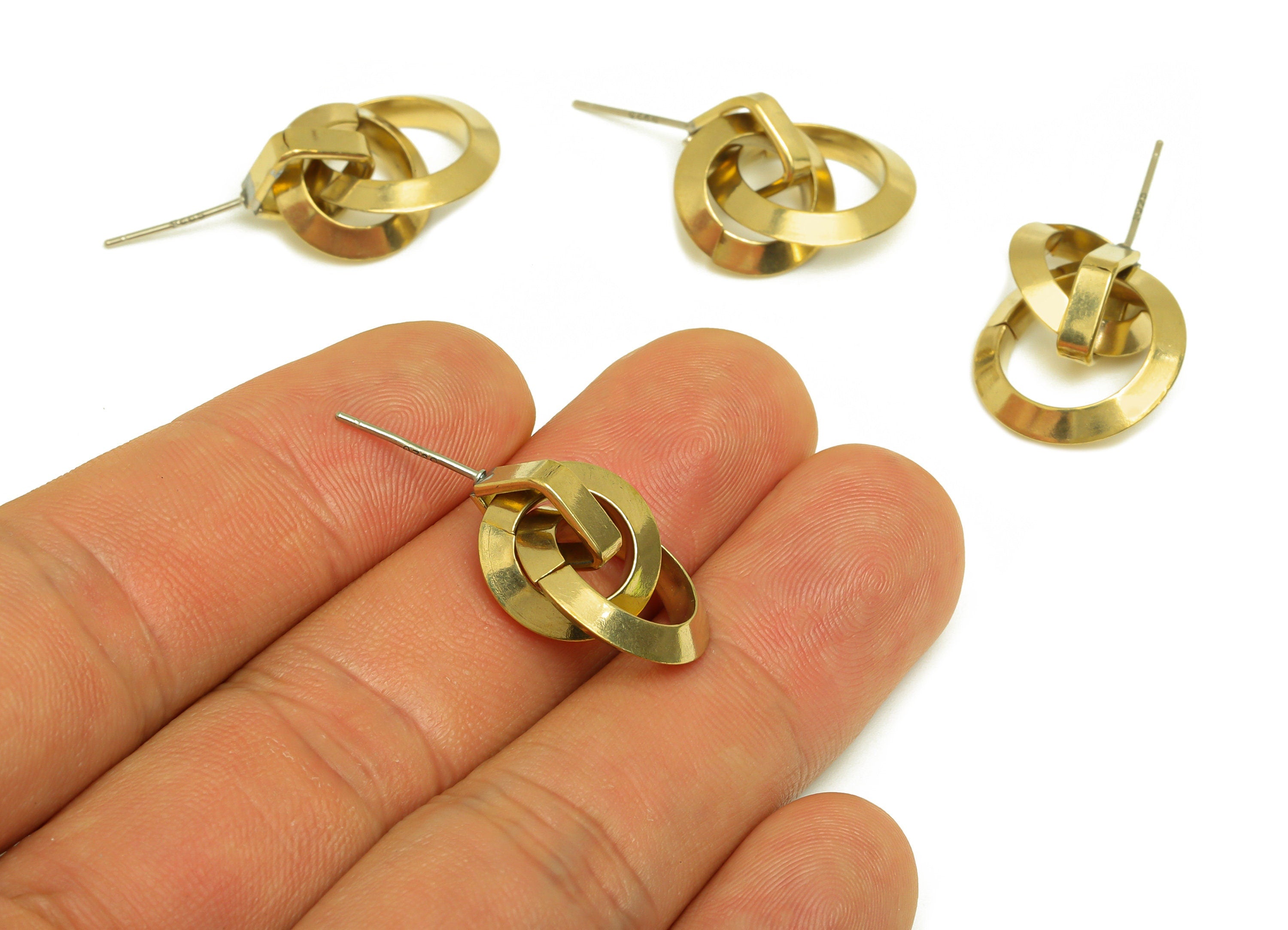 Brass Round Earring Stud - Raw Brass Dangle Circle Earring Post - Brass Interlock Earring Post - Geometry Link Post - 27x17x3.86mm - PP10616 - DOMEDBAZAAR