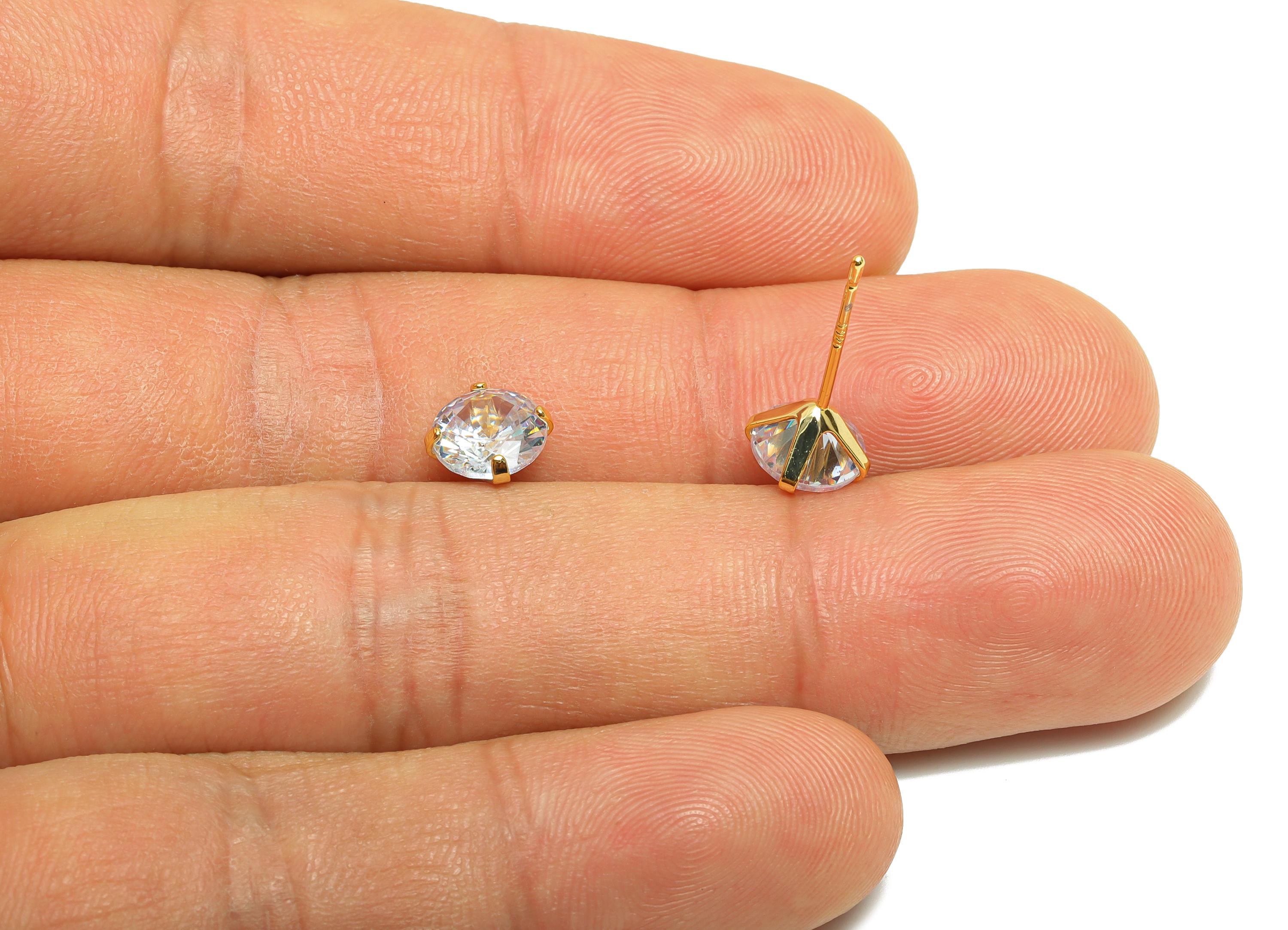 Brass Cut Diamond Earring - Gold Minimalist Ear Post with 7mm Zircon - Prong Setting Earring - 18K Real Gold Plated-16.4x7x4.8mm- RGP8939-7 - DOMEDBAZAAR