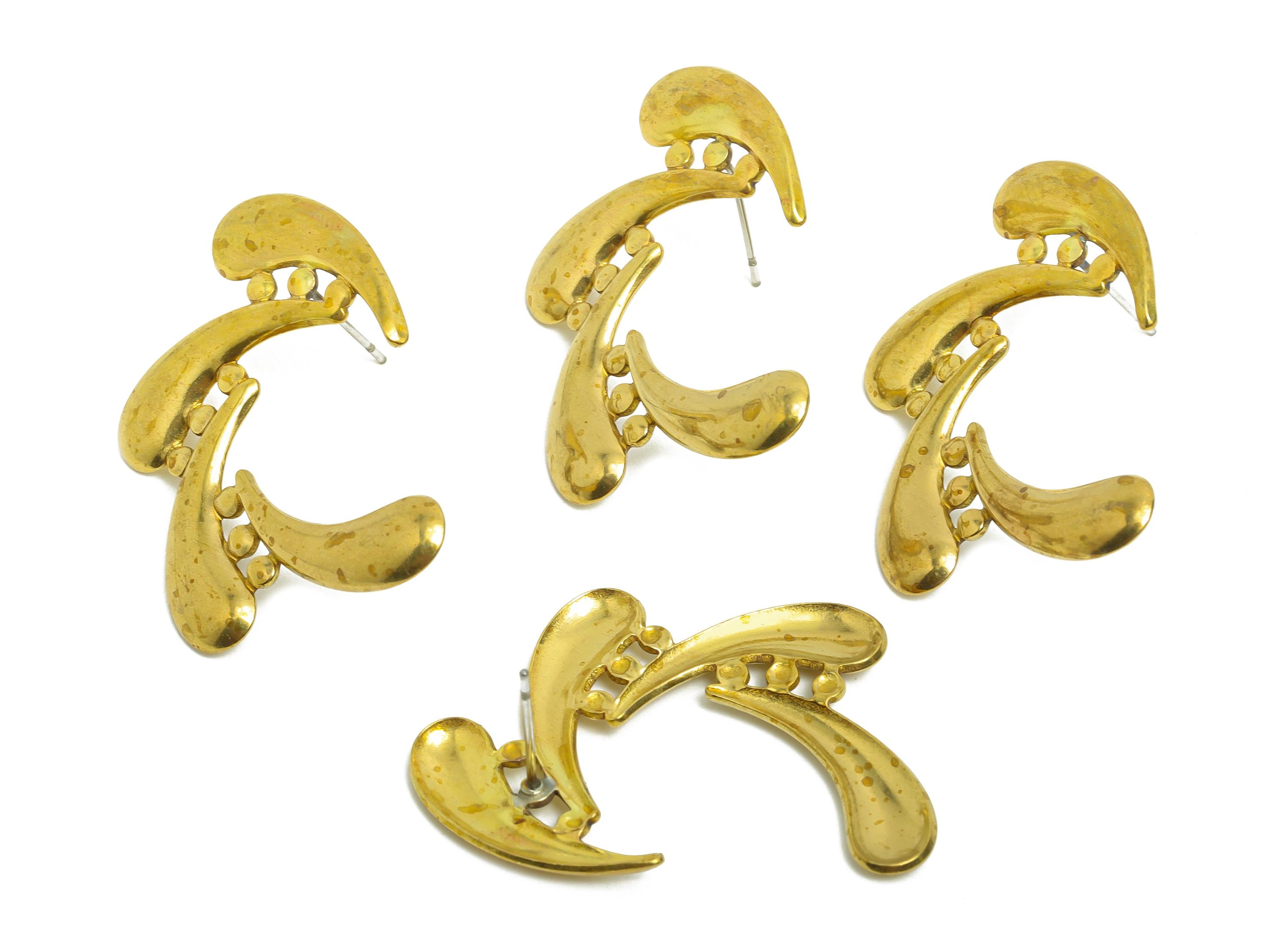 Abstract Swirl Earring Stud - Raw Brass Bold Artistic Swirl Earring Post - Fluid Curved Motif Post - Artistic Jewelry - 37x25x2mm - PP10775 - DOMEDBAZAAR