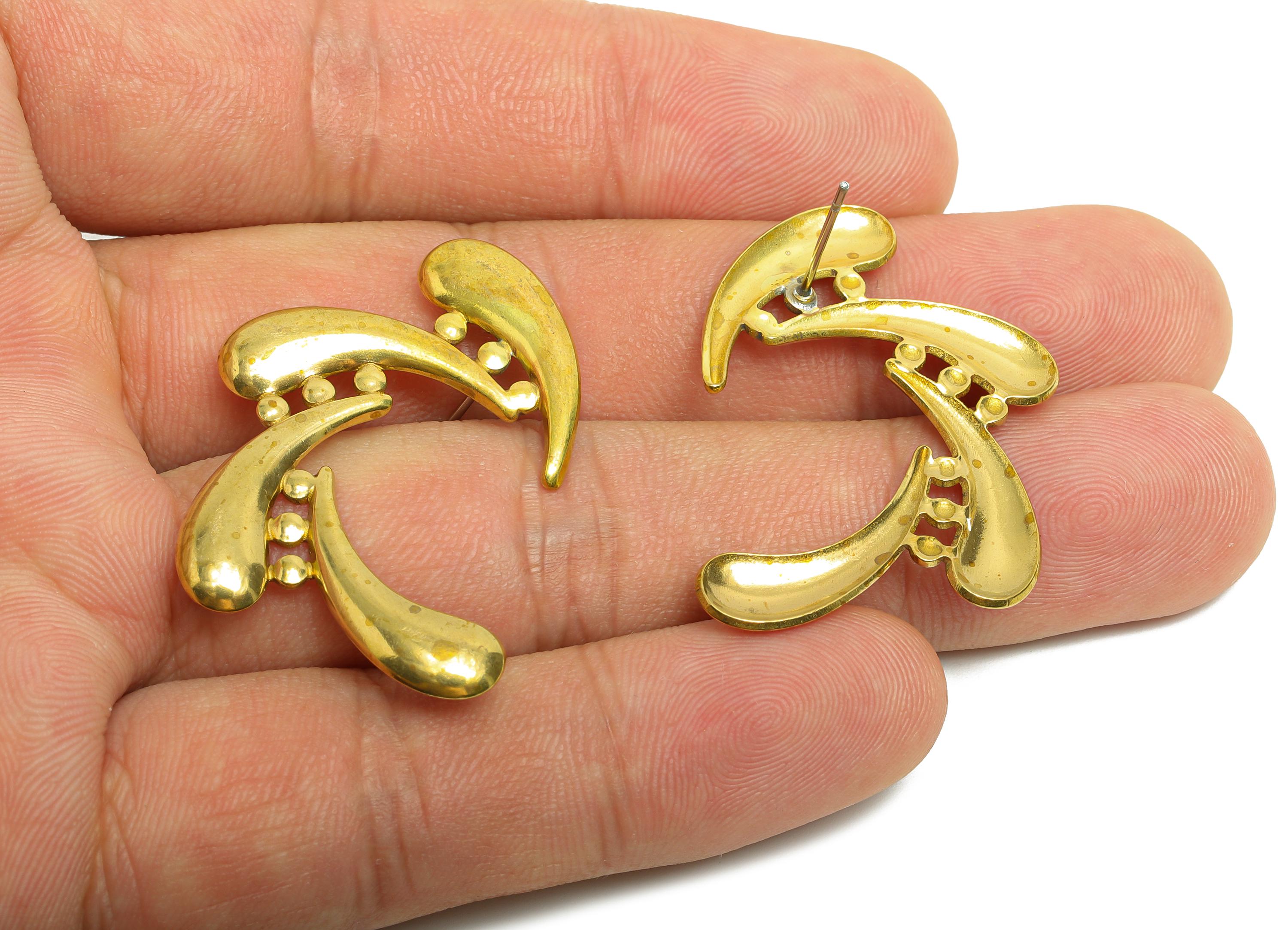 Abstract Swirl Earring Stud - Raw Brass Bold Artistic Swirl Earring Post - Fluid Curved Motif Post - Artistic Jewelry - 37x25x2mm - PP10775 - DOMEDBAZAAR