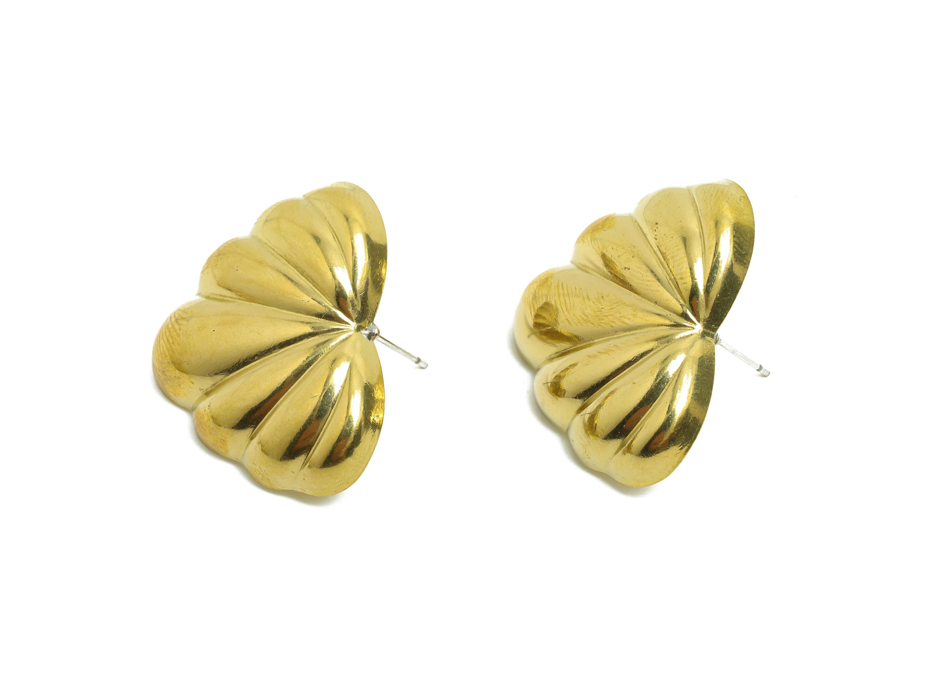 Vintage Fan Leaf Earring - Raw Brass Sculpted Fan Leaf Earring - Brass Textured Stud Earring - Elegant Shell Earring - 31x26x4mm - PP10813 - DOMEDBAZAAR