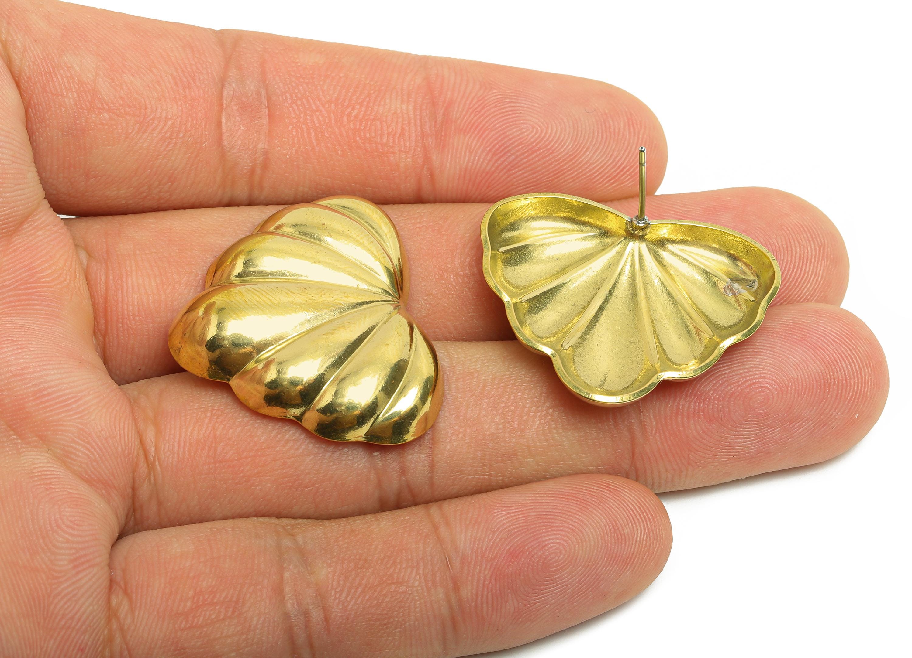 Vintage Fan Leaf Earring - Raw Brass Sculpted Fan Leaf Earring - Brass Textured Stud Earring - Elegant Shell Earring - 31x26x4mm - PP10813 - DOMEDBAZAAR
