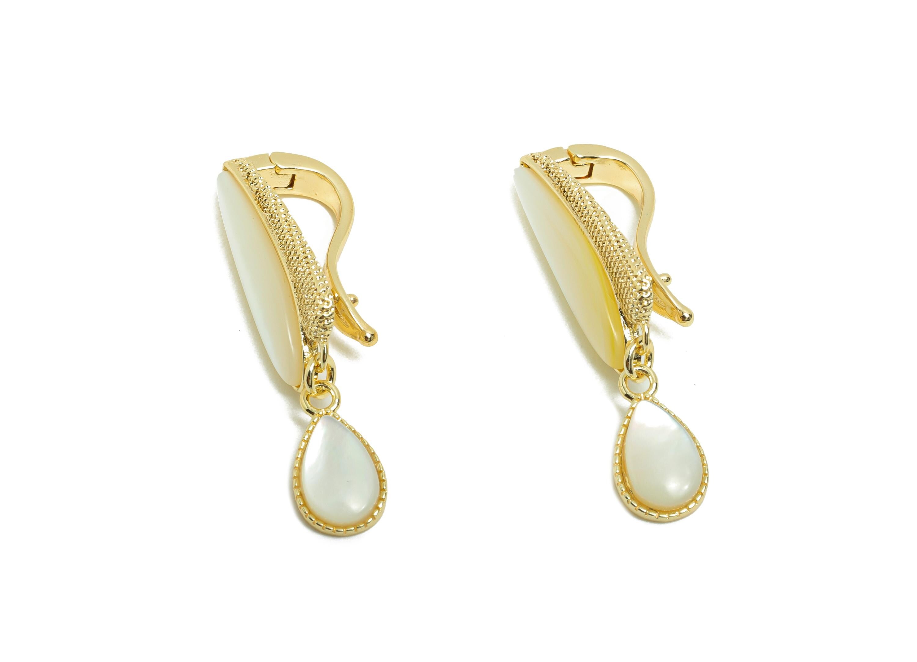 Gold Shell Clip Earring - Brass Elegant Gold Dangle Teardrop Earrings - Sophisticated Gold Geometry Shell Earring Cilp - 30x8x8mm - RGP9995 - DOMEDBAZAAR