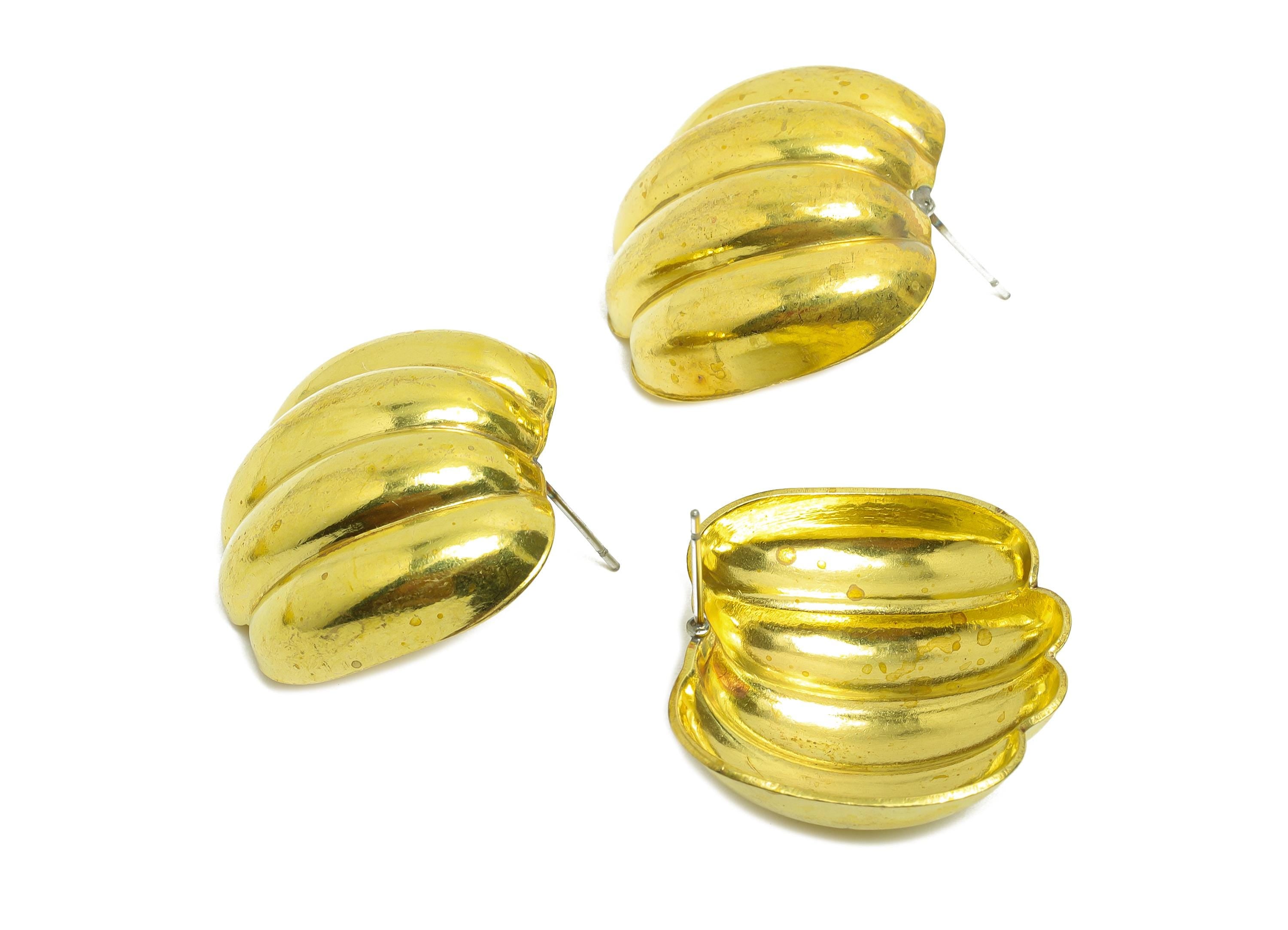 Curved Bold Earring Post - Raw Brass Three-Dimensional Stud Earring - Brass Minimalist Stud Earrings - Artistic Jewelry - 27x27x8mm -PP10774 - DOMEDBAZAAR