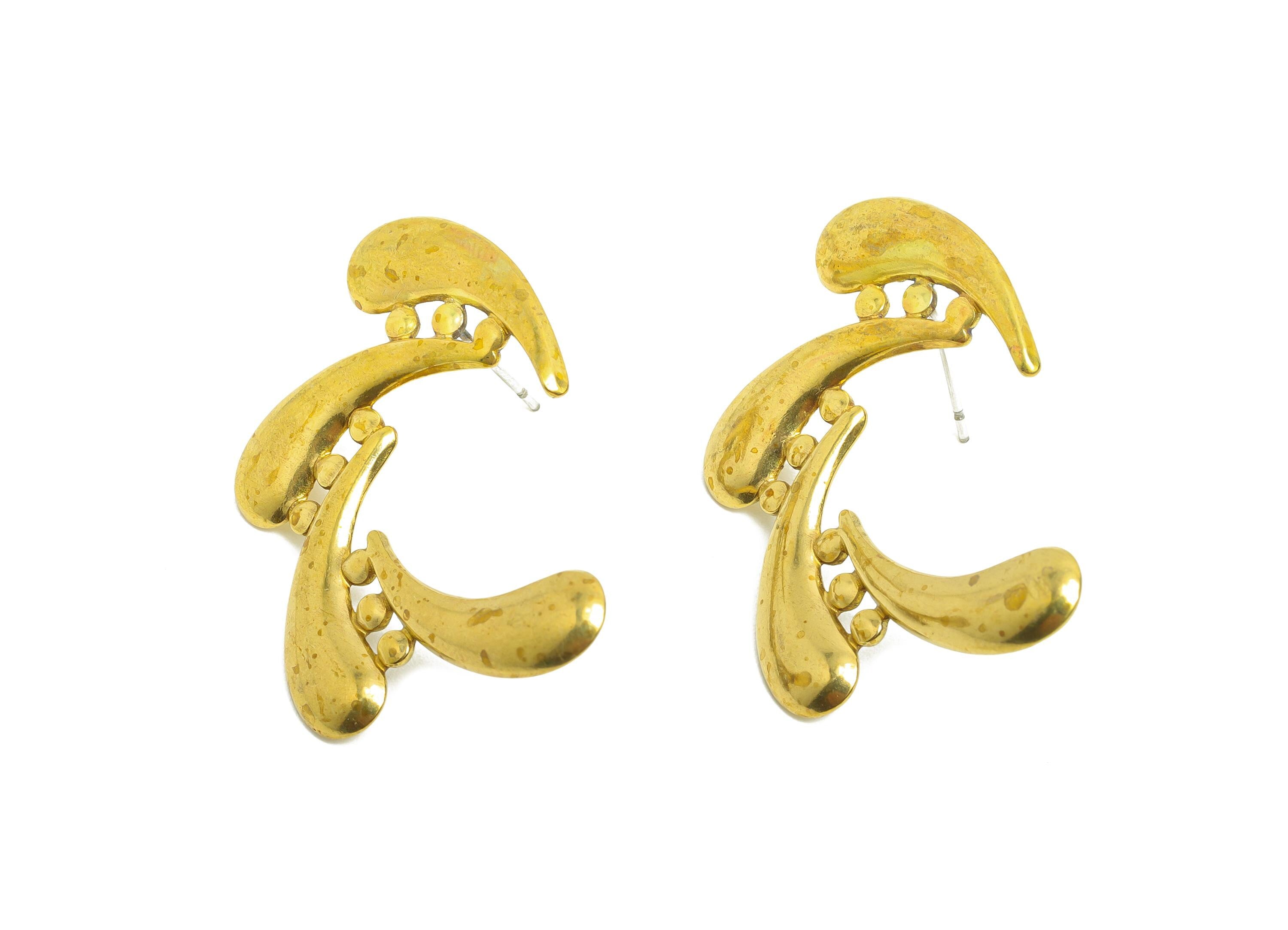 Abstract Swirl Earring Stud - Raw Brass Bold Artistic Swirl Earring Post - Fluid Curved Motif Post - Artistic Jewelry - 37x25x2mm - PP10775 - DOMEDBAZAAR