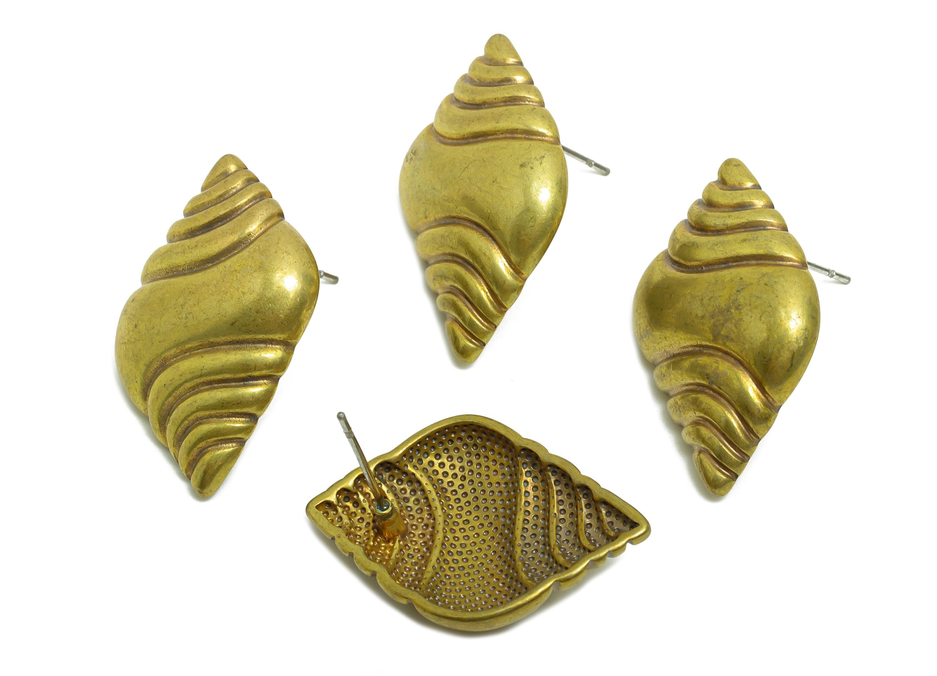 Vintage Conch Earring Stud - Raw Brass Antique Conch Earring Post - Brass Nautical Textured Conch Shell  Earring - 29.33x20x5mm - PP10824 - DOMEDBAZAAR