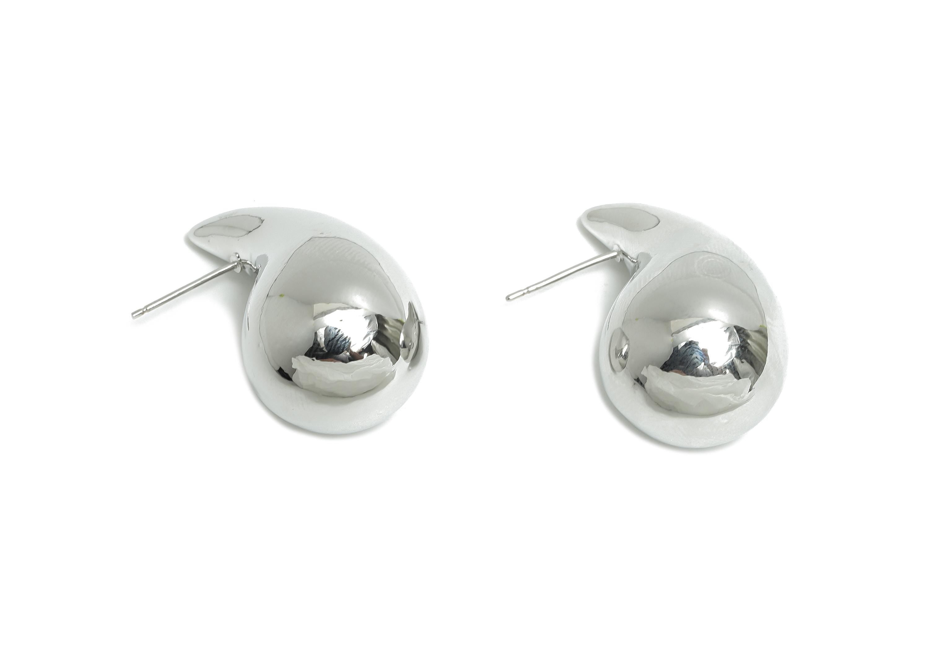 Teardrop Earring Post - Brass Sleek Earring Stud - Modern Teardrop Stud - Smooth Curved Jewelry - Polished Jewelry - 33x17x17.3mm - RGP9409S - DOMEDBAZAAR