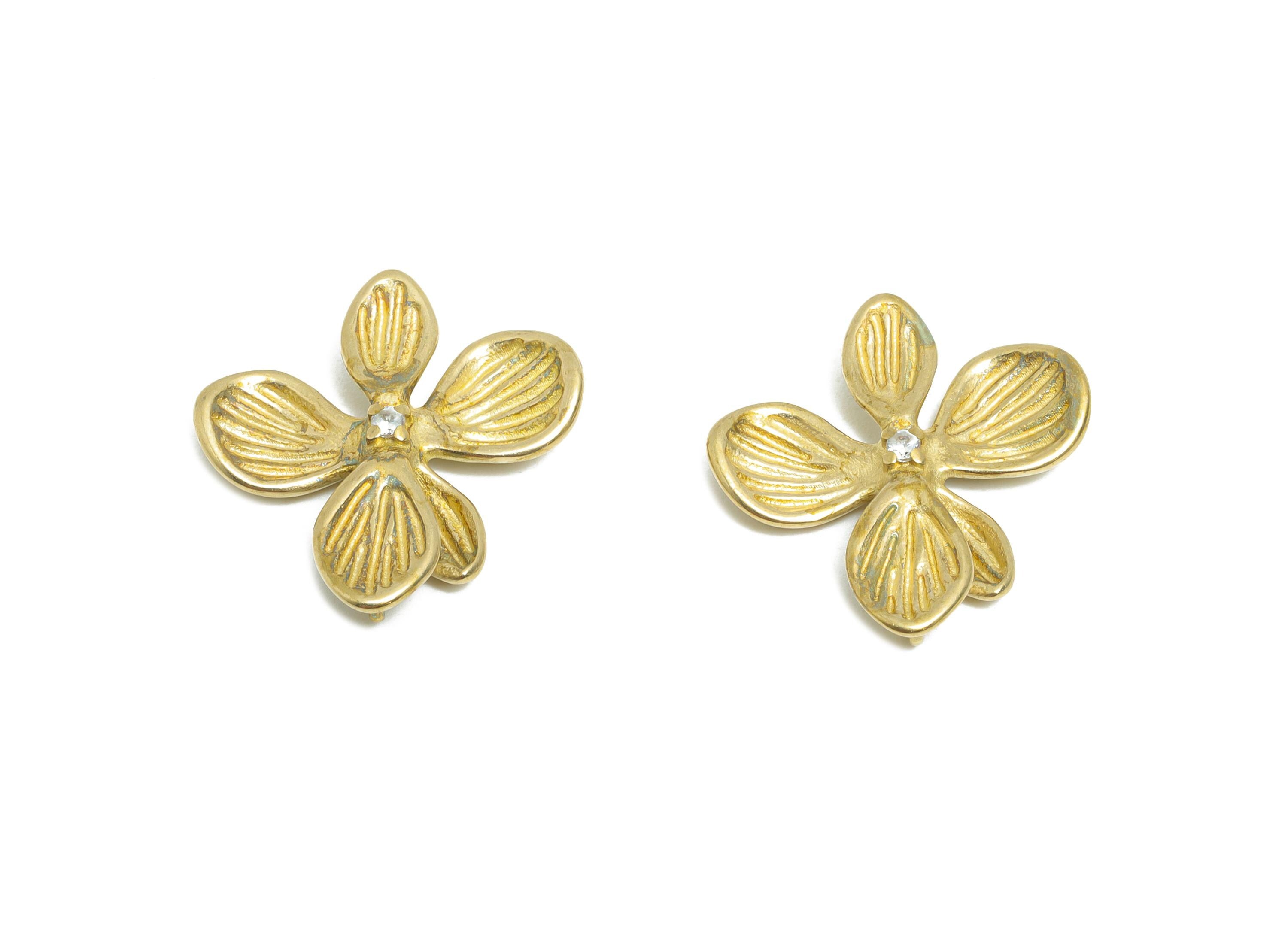 Brass Floral Earring Charm - Raw Brass Handcrafted Floral Charm - Minimalist Floral Pendant - Customizable Jewelry - 18x14x3.13mm - PP11049 - DOMEDBAZAAR