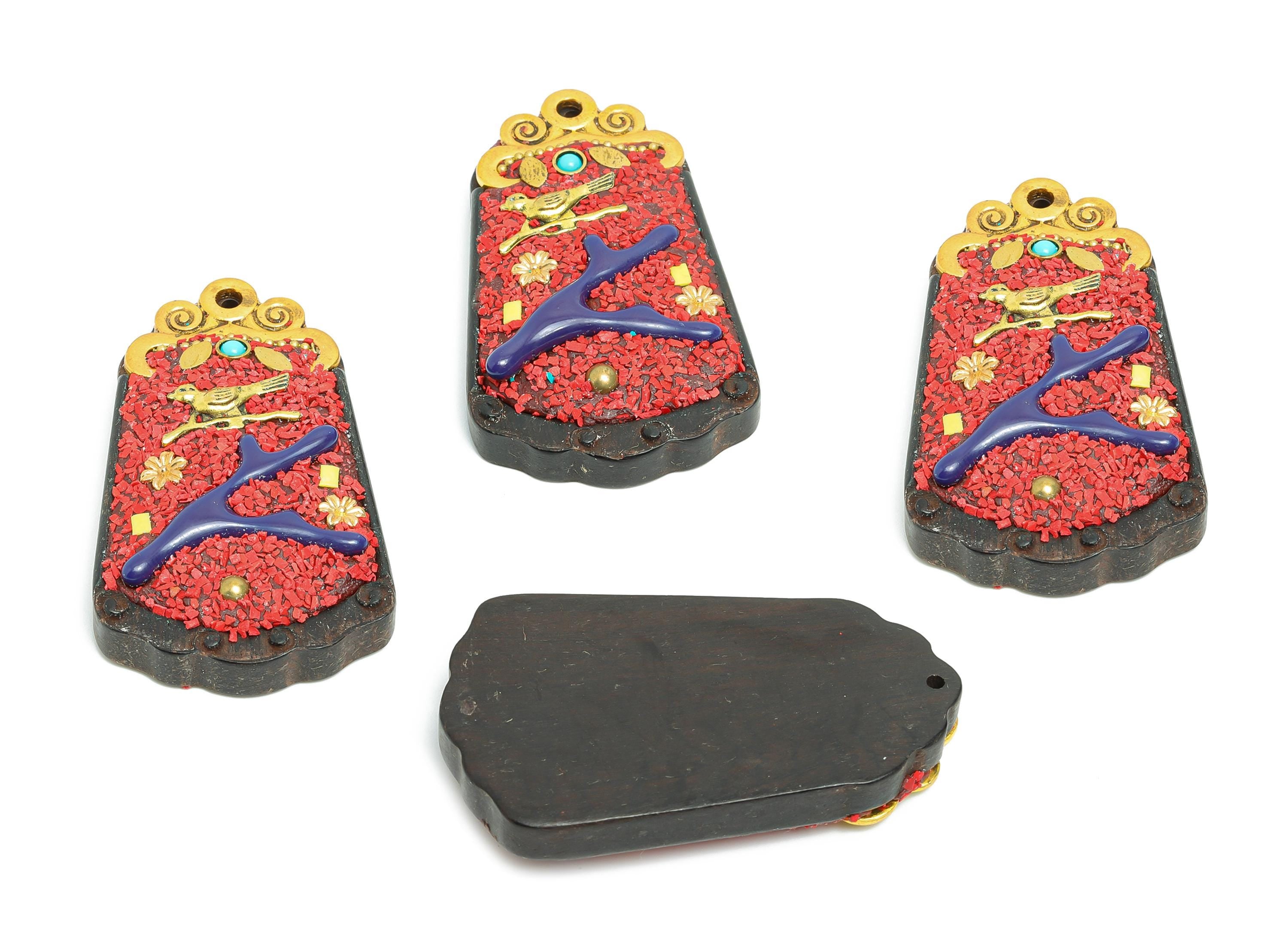 Sandalwood Flower Bird Pendant - Alloy Ethnic Style Pendant - Resin Trapezoid Nepalese Handmade Jewelry DIY - 56.21x32.96x9.83mm - RGP9845 - DOMEDBAZAAR