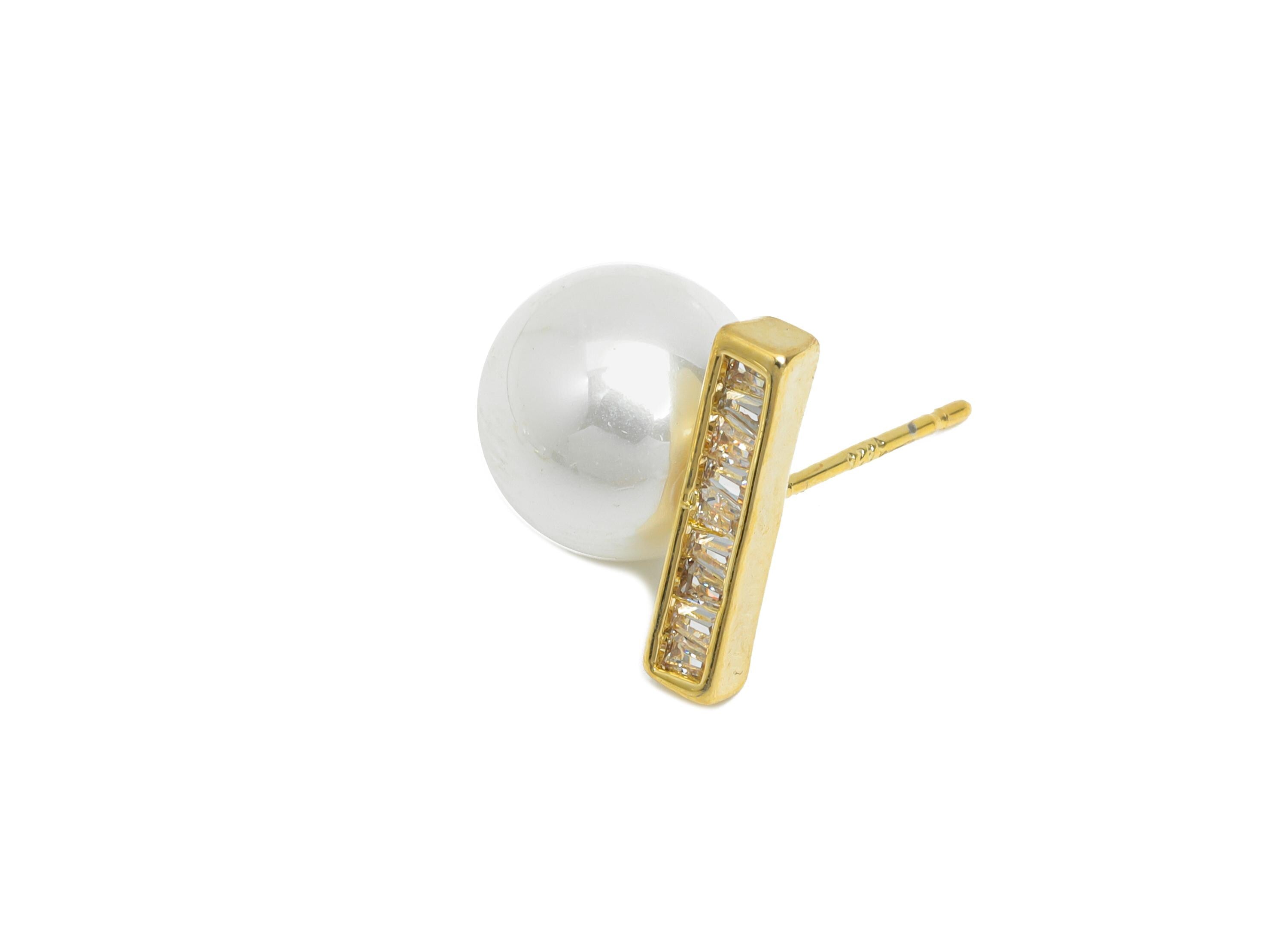 Brass CZ Bar Pearl Stud - Gold Bar Seashell Pearl Earring Stud - Minimalism Jewelry for Gift - 18K Gold Plated - 13.62x13.21x0.7mm -RGP9581 - DOMEDBAZAAR