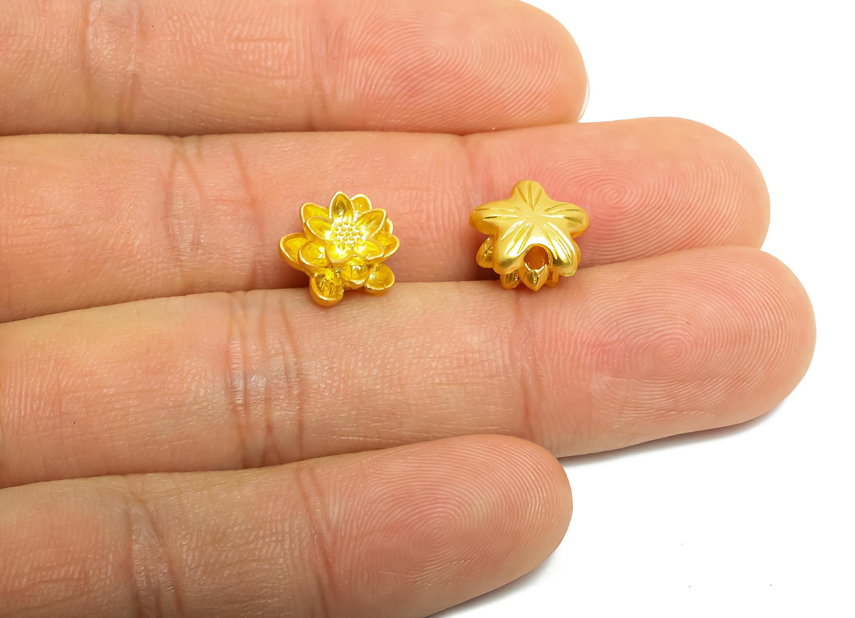 Alloy Lotus Flower Bead - Gold Floral for Bracelet - Sacred Lotus Charm for Bracelet -Handcrafted Bead - 18K Matt Gold - 9x11x6mm - ZZ2151 - DOMEDBAZAAR