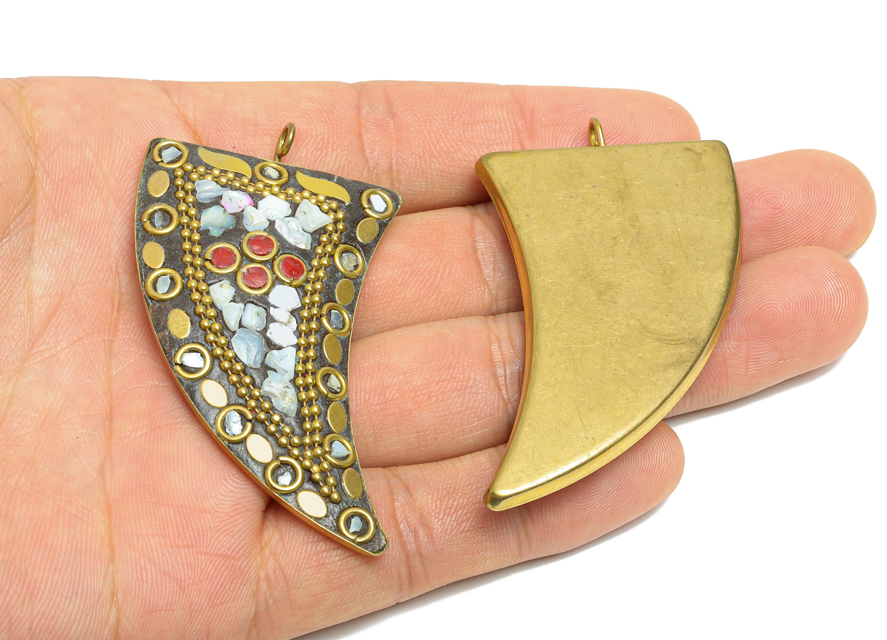 Sandalwood Horns Pendant - Ethnic Style Shell Necklace Pendant - Resin Nepalese Handmade Artistry Jewelry DIY - 61.09x35.16x6.67mm - RGP9850 - DOMEDBAZAAR