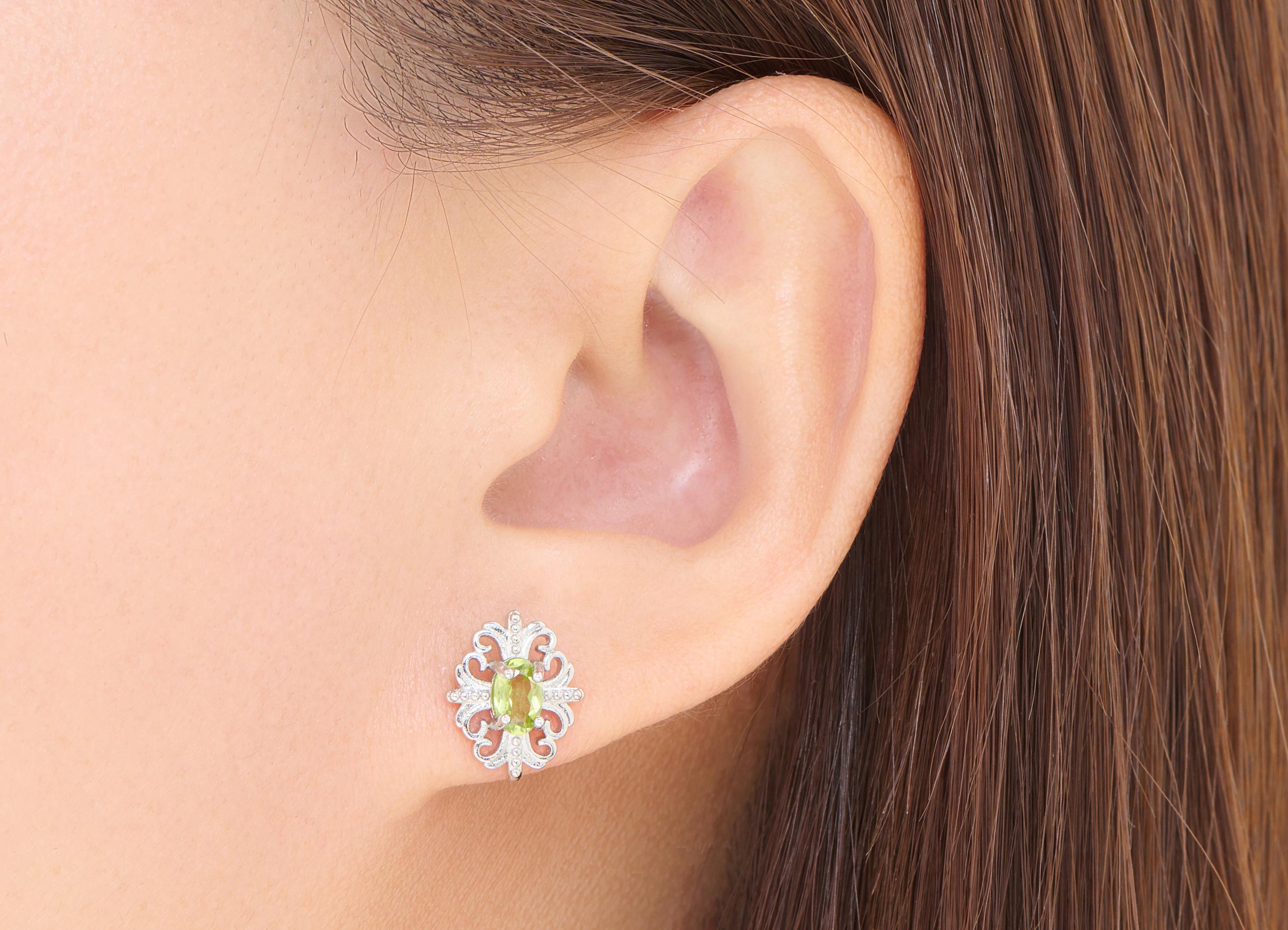 Olivine Oval Brass Stud - Vintage Natural Gemstone Post - Opulent Jewelry Making - Silver Stud - White K Plated - 13.2x11.11x3.93mm - NS2611 - DOMEDBAZAAR