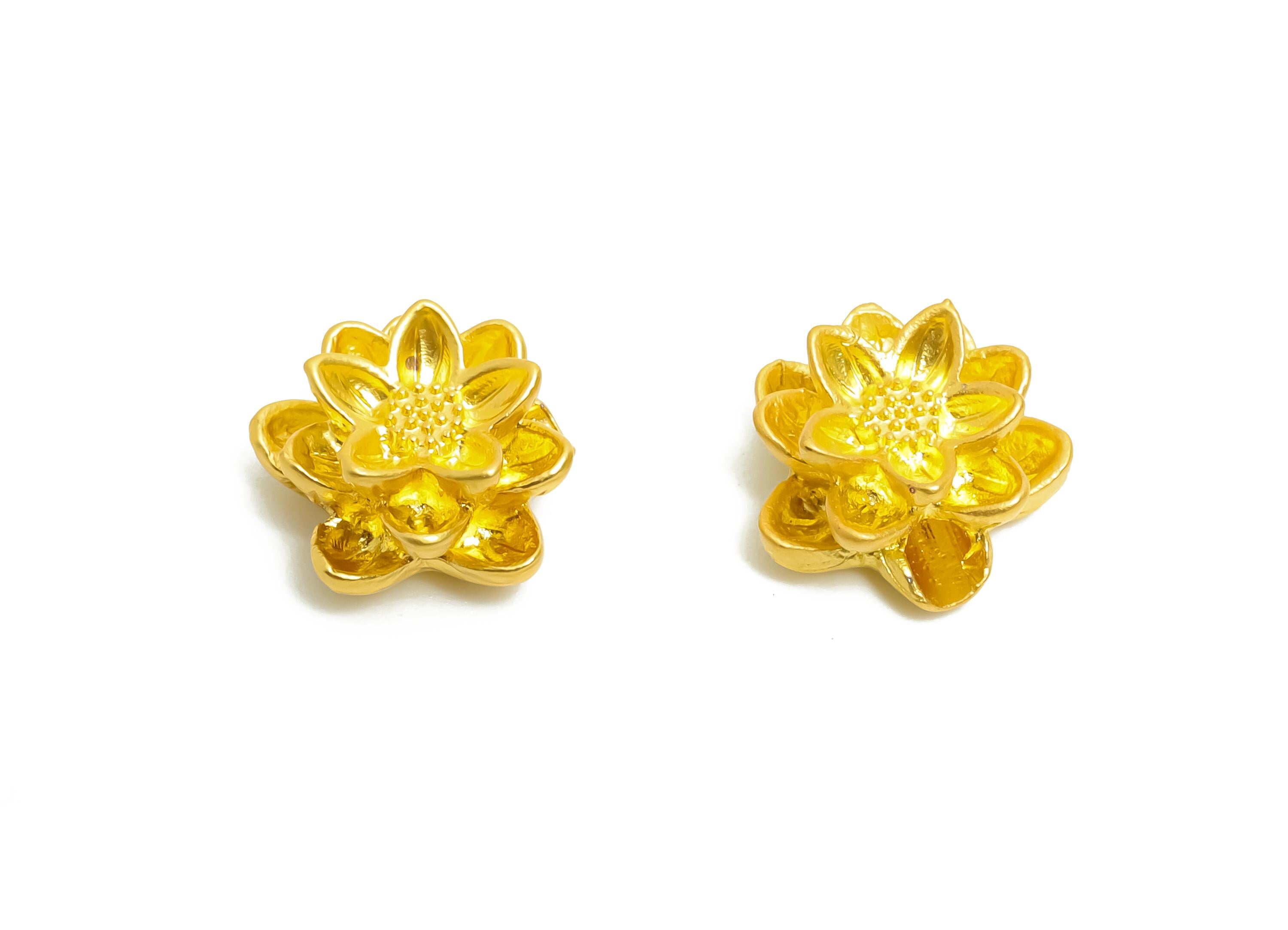 Alloy Lotus Flower Bead - Gold Floral for Bracelet - Sacred Lotus Charm for Bracelet -Handcrafted Bead - 18K Matt Gold - 9x11x6mm - ZZ2151 - DOMEDBAZAAR