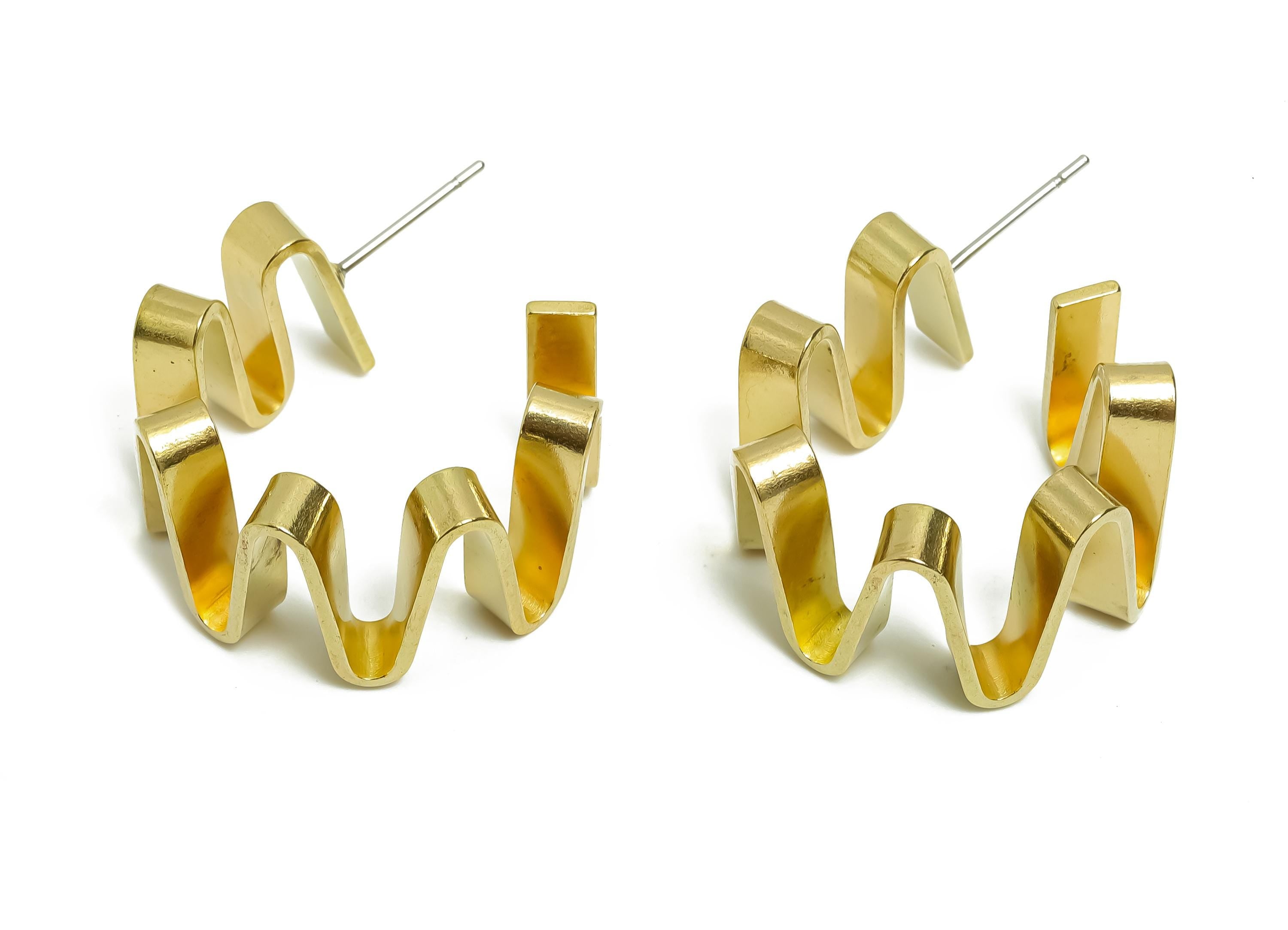 Brass Hoop Earring Post - Wavy Hoop Stud Earring - Modern Gold Ripple Hoop Earring - Curvy Abstract Hoop Earring - 16x14x1mm - PP11211 - DOMEDBAZAAR