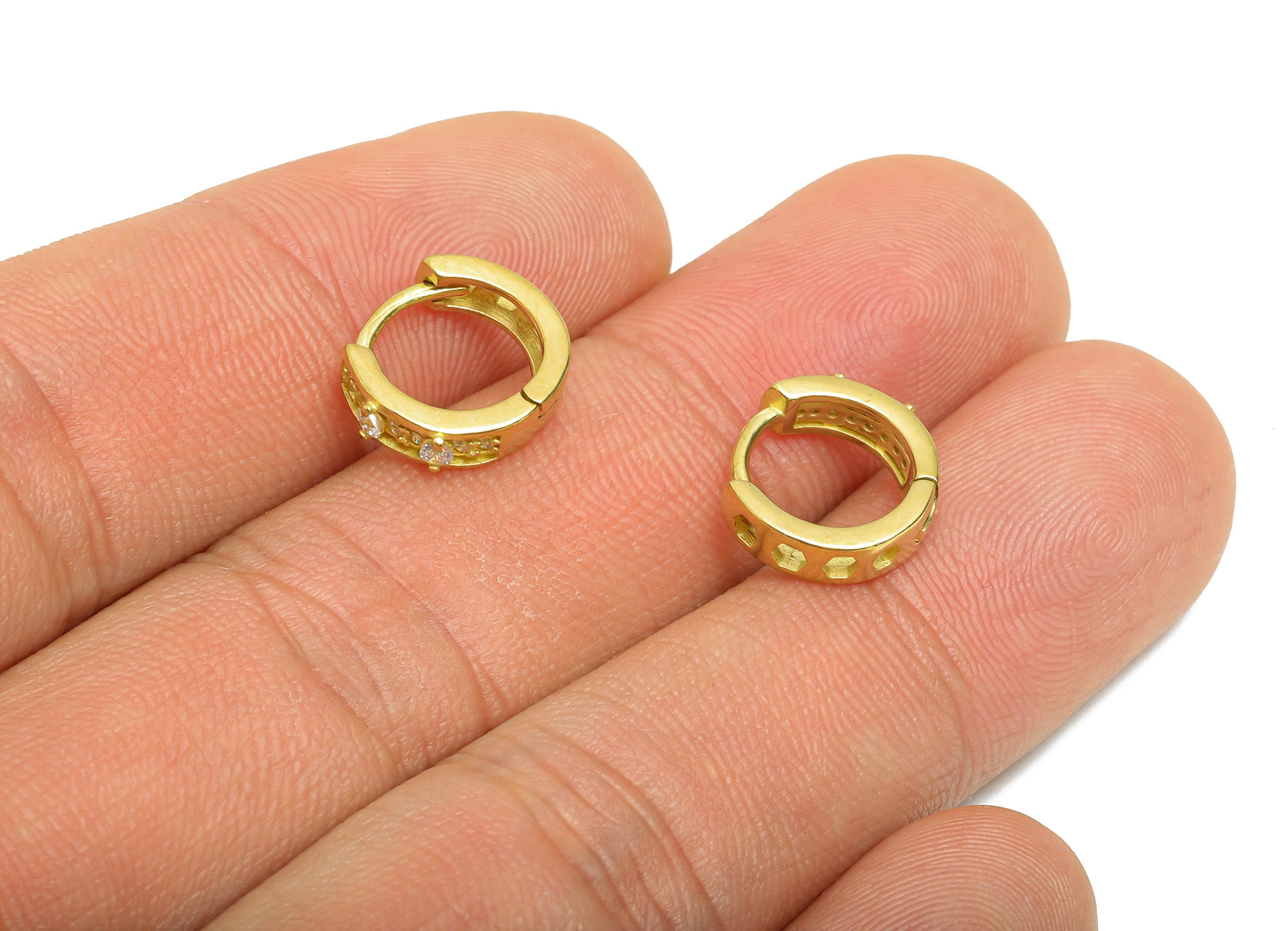 Brass CZ Circle Huggie Hoop Earring - Raw Brass Zircon Hoop Earring - Dainty Huggie Hoop Clasp - Jewelry Finding - 10.82x9.6x4.2mm - PP11314 - DOMEDBAZAAR
