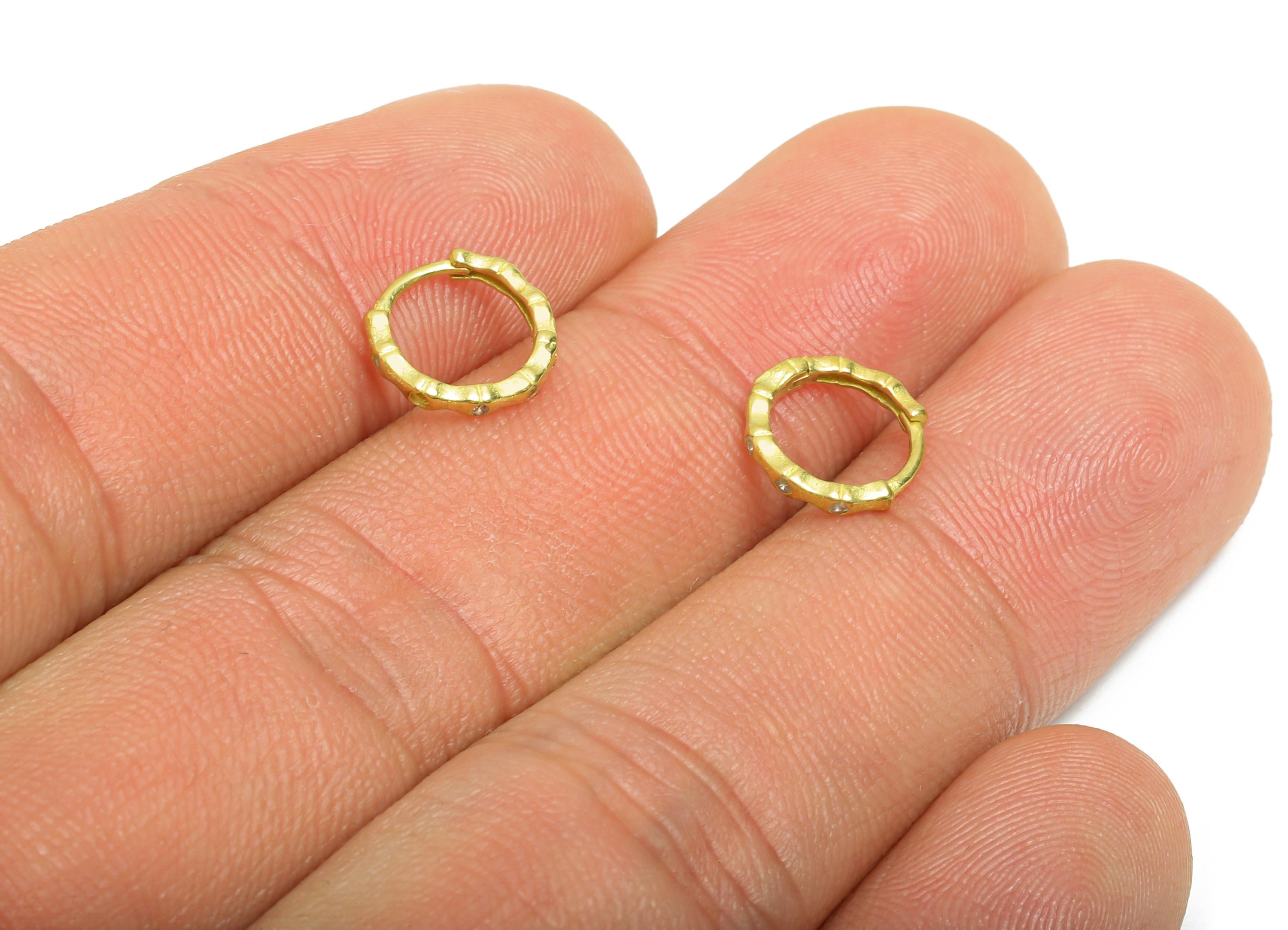 Brass Huggie Hoop Earring - Raw Brass Textured Earring - Huggie Hoop Clasp - Everyday Wear - Jewelry Finding - 9.53x9.3x1.54mm - PP11329 - DOMEDBAZAAR