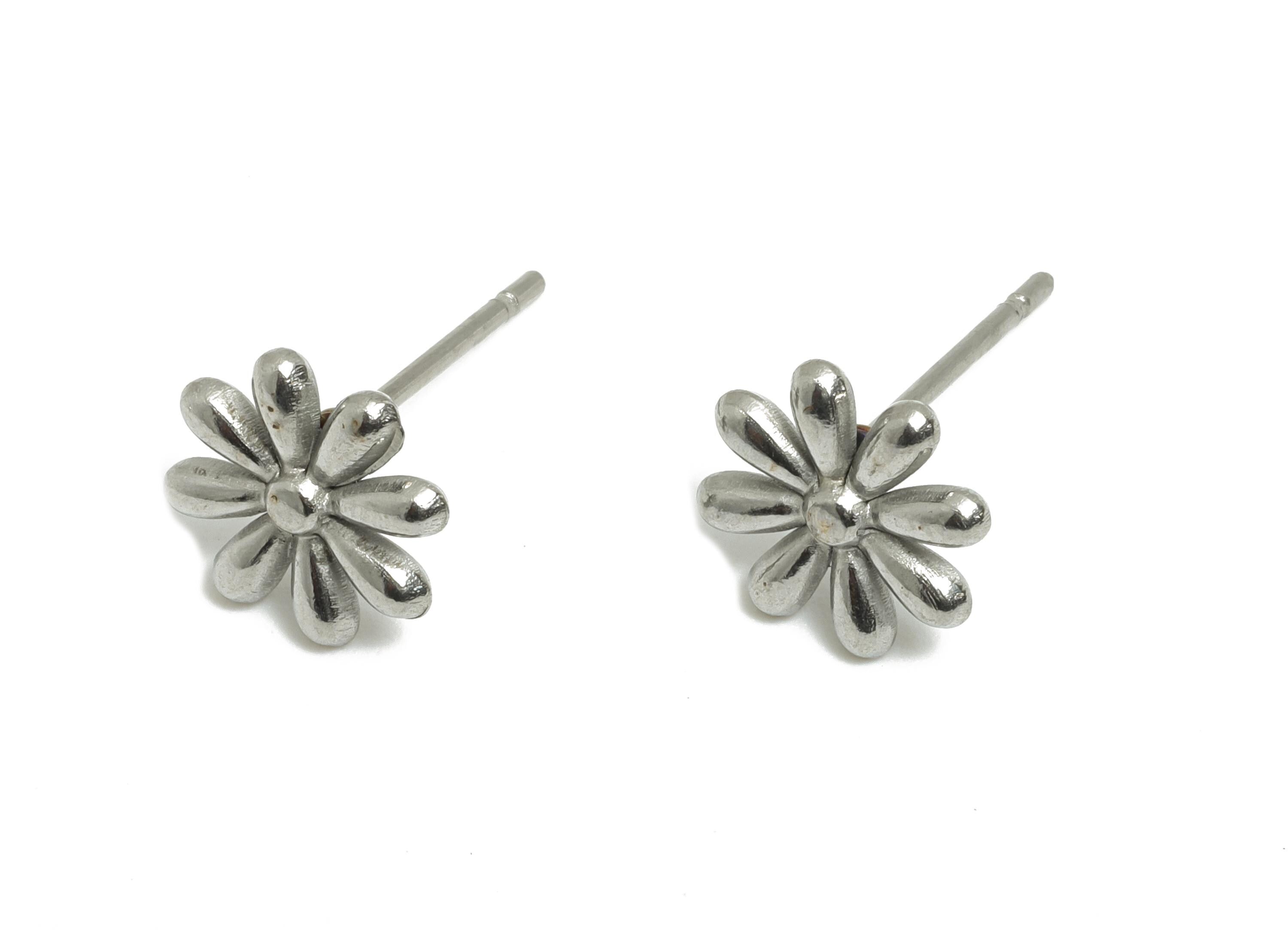 Steel Floral Stud Earring - Steel Flower Daisy Stud Earrings - Botanical Steel Earring Post - Stainless Steel Post - 9x9x1.6mm - SS2721