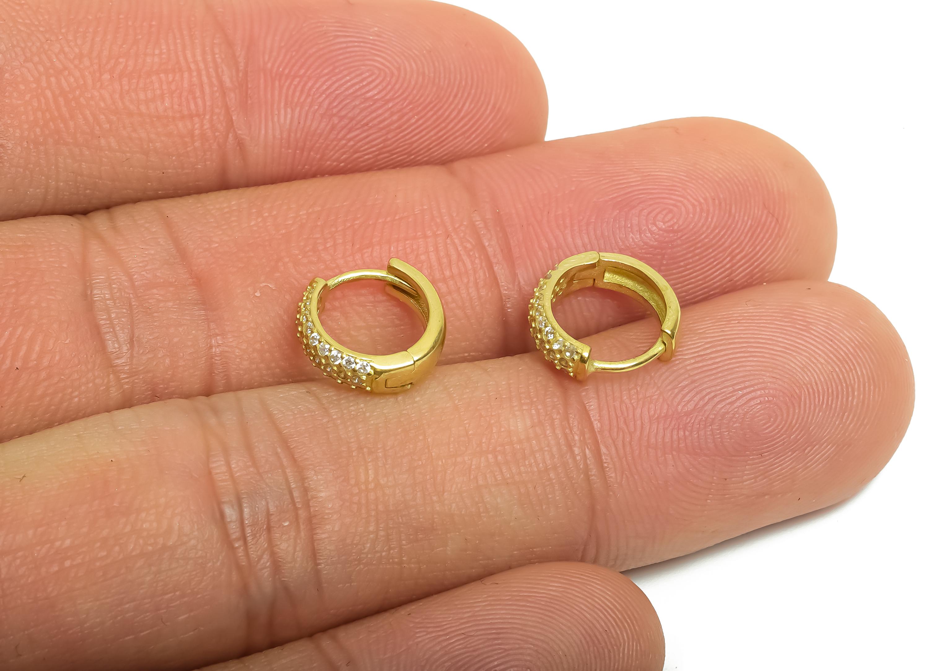 Brass CZ Round Huggie Hoop Earring - Mini Raw Brass Zircon Earrings - Dainty Huggie Hoop Clasp - Jewelry Findings - 10.74x10.3x3mm - PP11292 - DOMEDBAZAAR