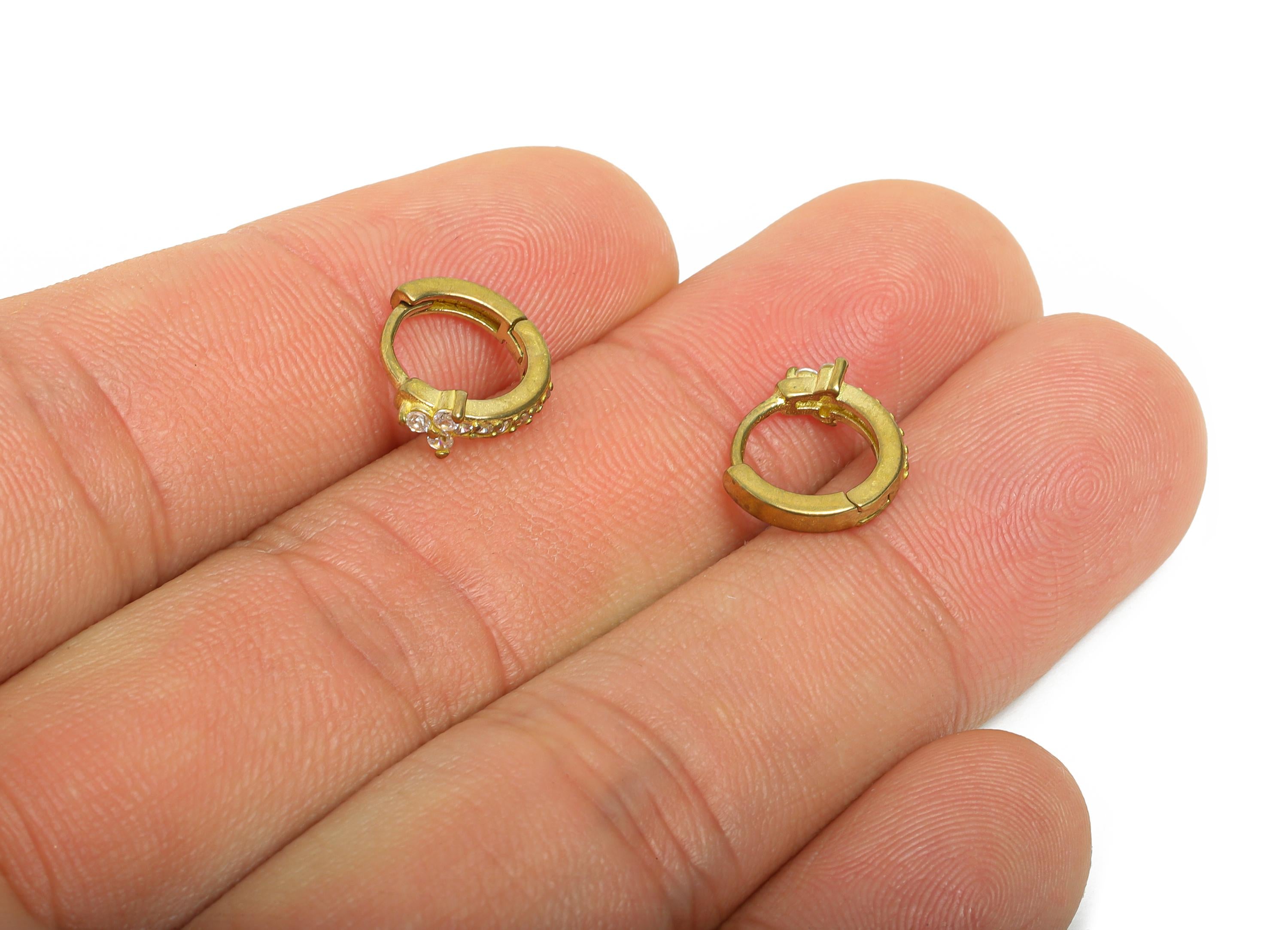 Brass CZ Round Huggie Hoop Earring - Raw Brass Circle Zircon Earring - Dainty Huggie Hoop Clasp - Earring Finding - 11.6x9.9x3.9mm - PP11295 - DOMEDBAZAAR