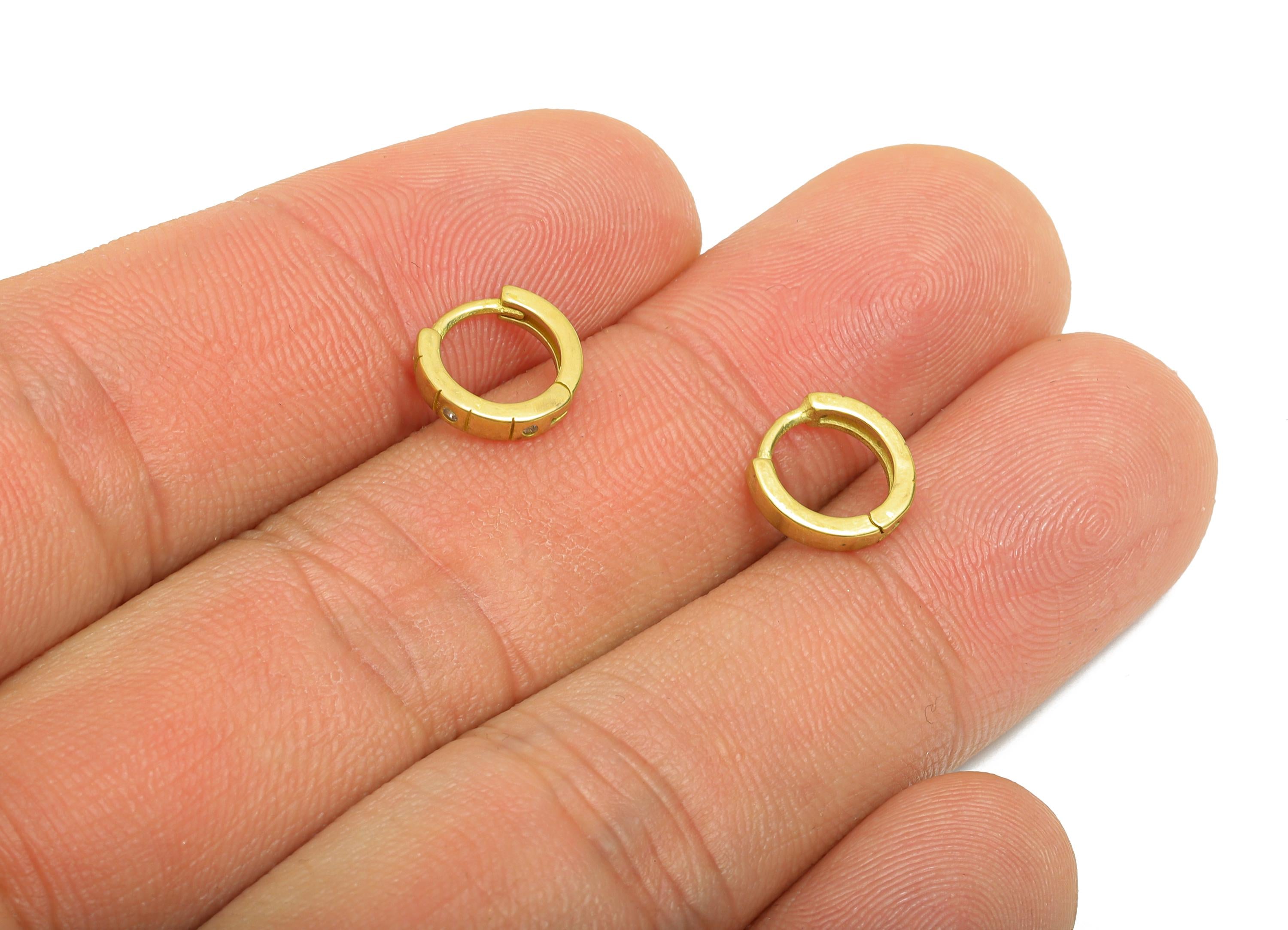 Brass CZ Round Huggie Hoop Earring - Mini Raw Brass Zircon Earring - Simple Huggie Hoop Clasp - Earring Finding - 9.37x9.2x2mm - PP11270 - DOMEDBAZAAR