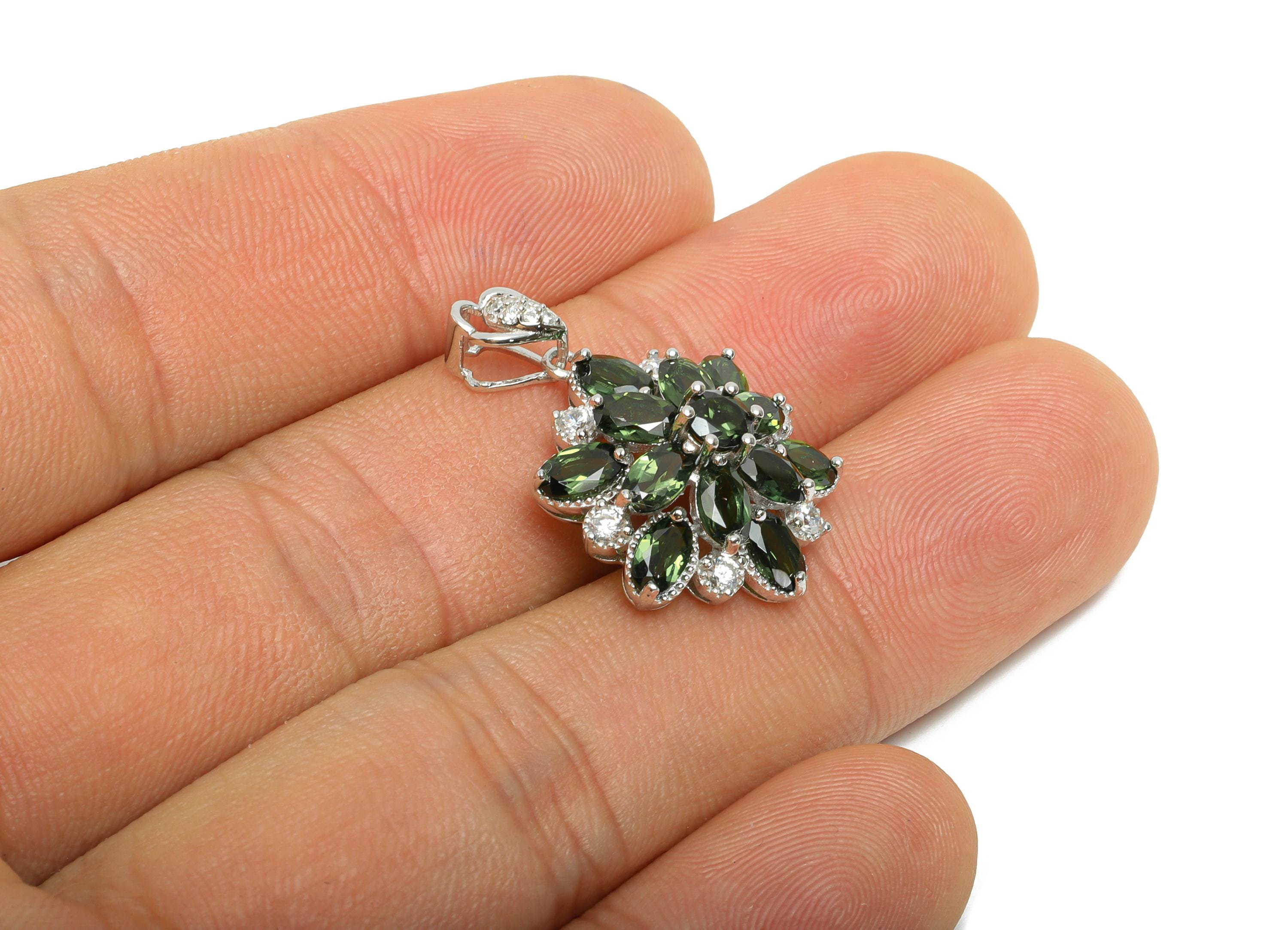 Floral Diopside Pendant - Dainty Zircon Geometry Diopside Pendant With Bail - 925 Sterling Silver - Silver Plating - 27x17x8mm - SI1178 - DOMEDBAZAAR