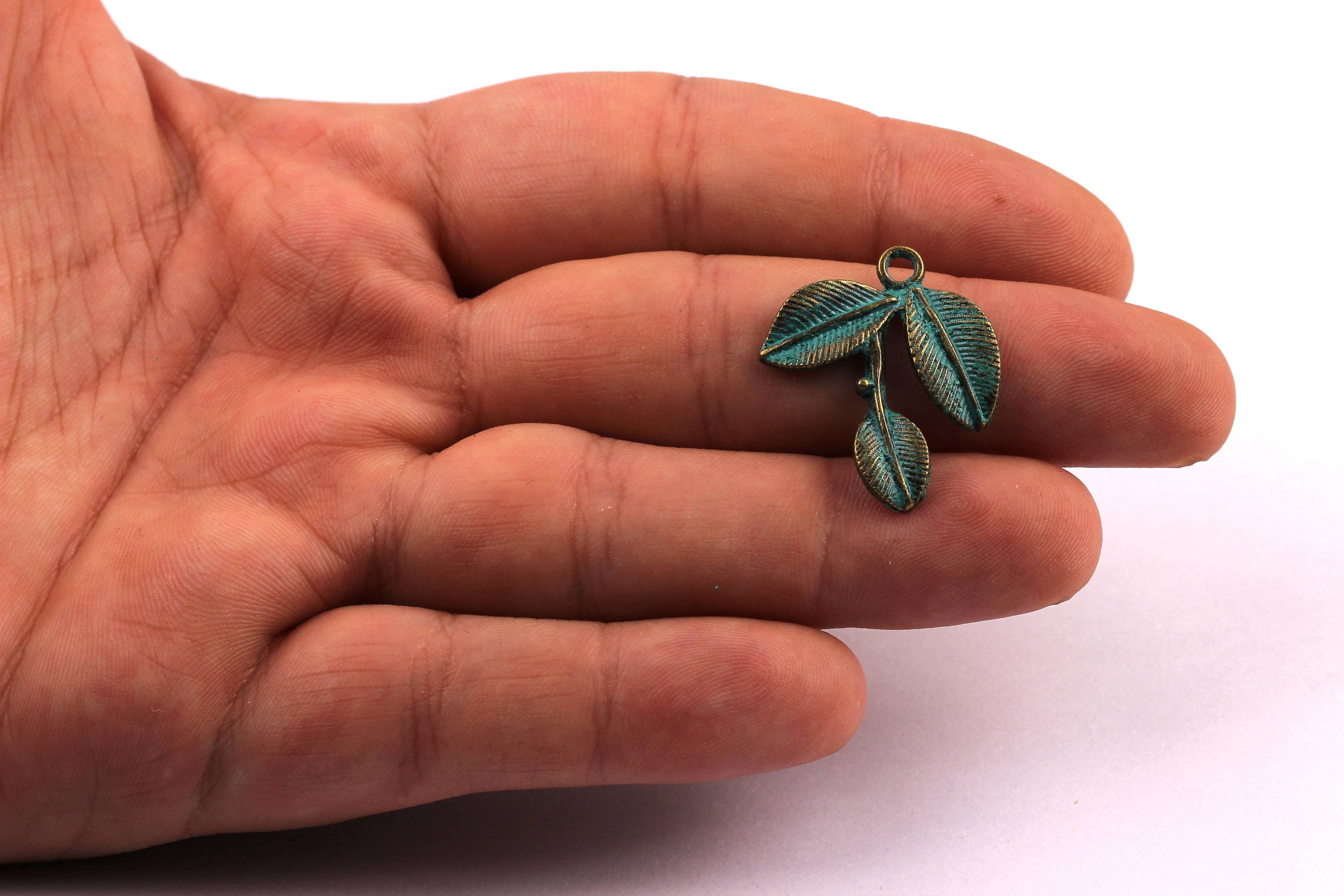 Faux Patina Pendant - Leaves Shaped - Alloy Charms - Antique Bronze Tone Necklace - Zinc Alloy Beads - Jewelry Supplies - 25x23x2mm ZZ1099 - DOMEDBAZAAR