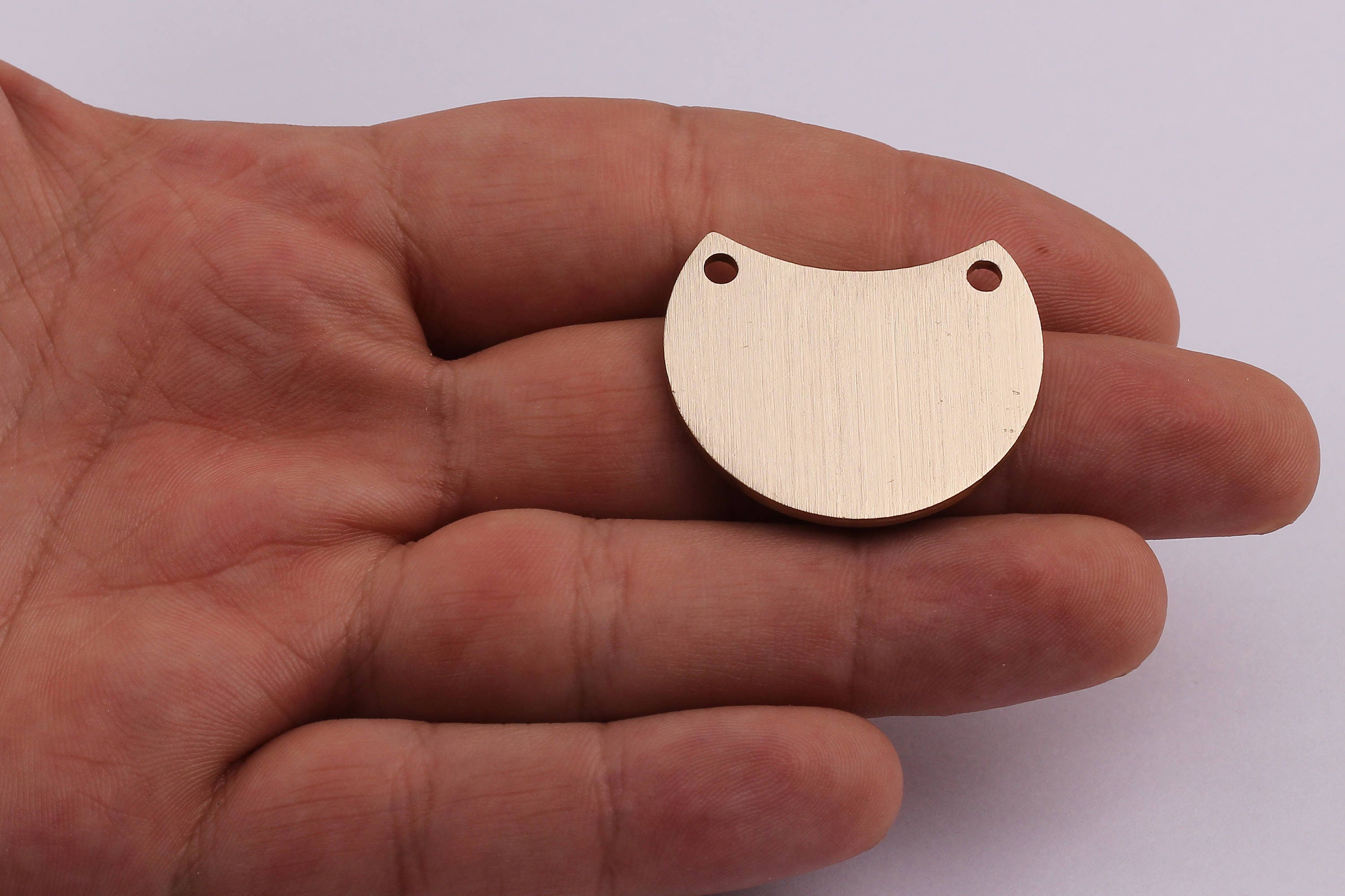 Aluminum Stamping Blank - Shield Shaped Pendant - Anodized Aluminium Charms - Wall Decor - Gold Tone - 25x32x2mm - AA1024 - DOMEDBAZAAR