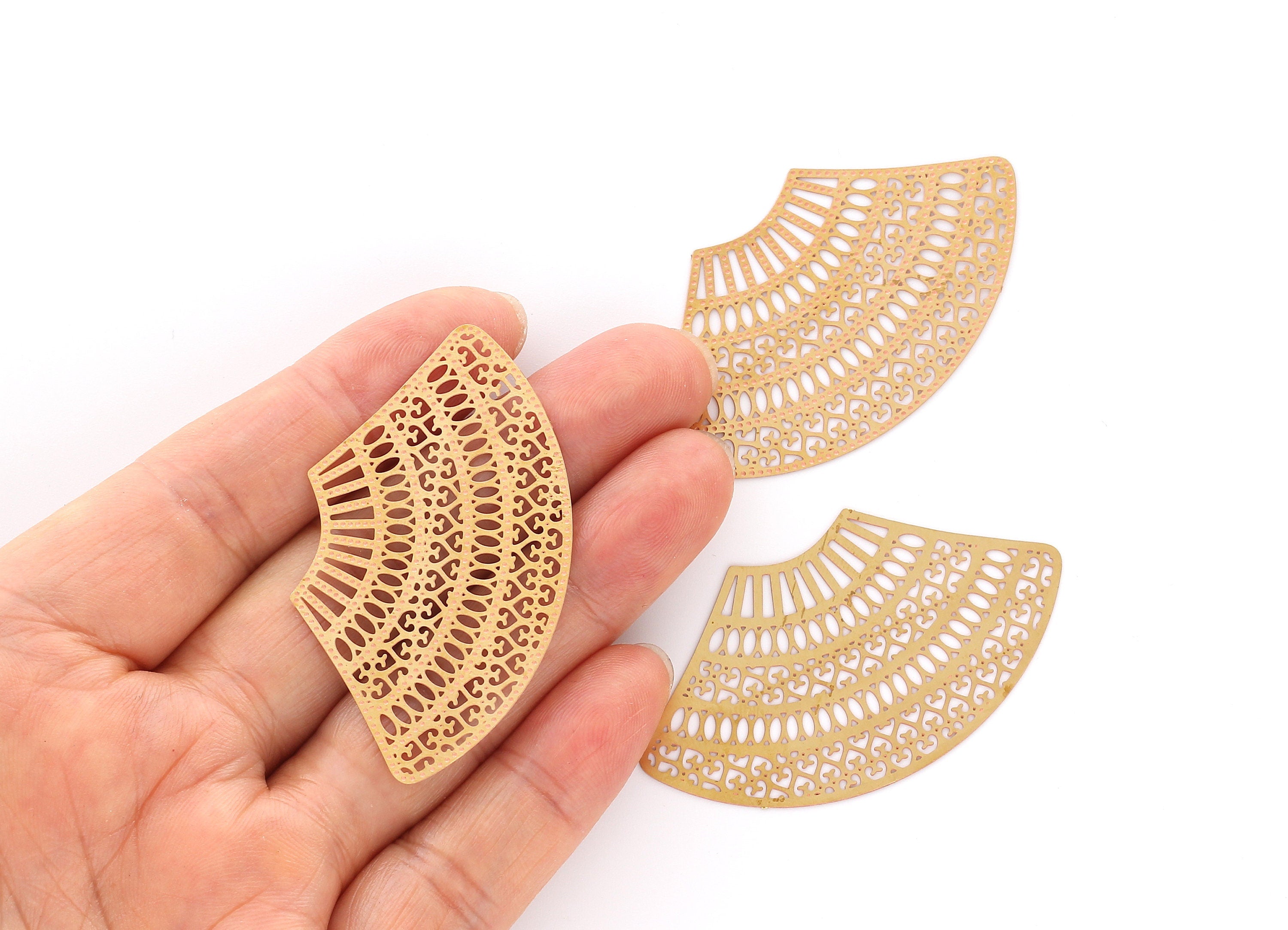 Raw Brass  Fan Shaped Necklace Charms - Raw Brass Hallow Out Fan Shaped  Necklace Findings - Jewelry Supplies - 30.3x53.1x0.3mm - JJB3819 - DOMEDBAZAAR