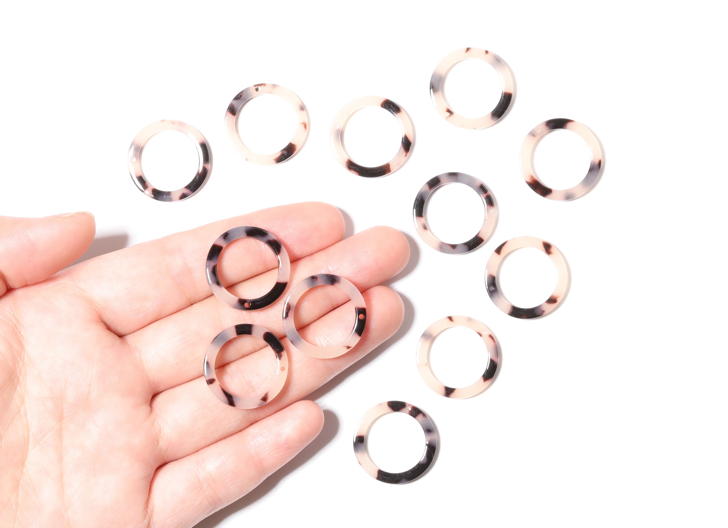 Acetate Acrylic Hoop Earring Charm - Blonde Tortoise Shell Earring - Circle Shaped Pendant - Color Code: A06 - 21.18x21.18x2.75mm - AC1153D - DOMEDBAZAAR