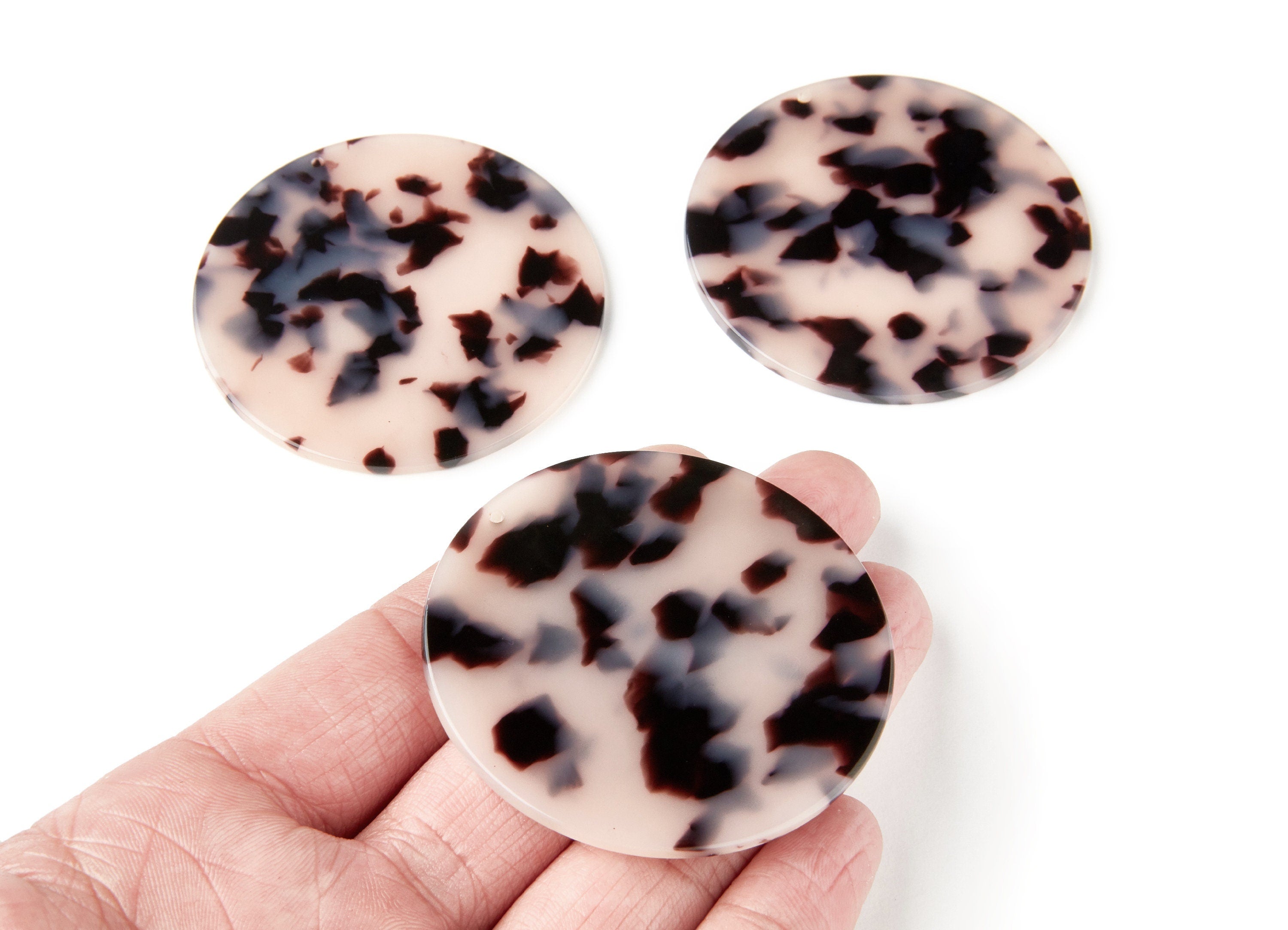 Acetate Acrylic Earring Charms - Blonde Solid Tortoise Shell Earrings - Coin Shaped Pendant - Color Code: A06 - 57x57x2,75mm - AC1296C - DOMEDBAZAAR