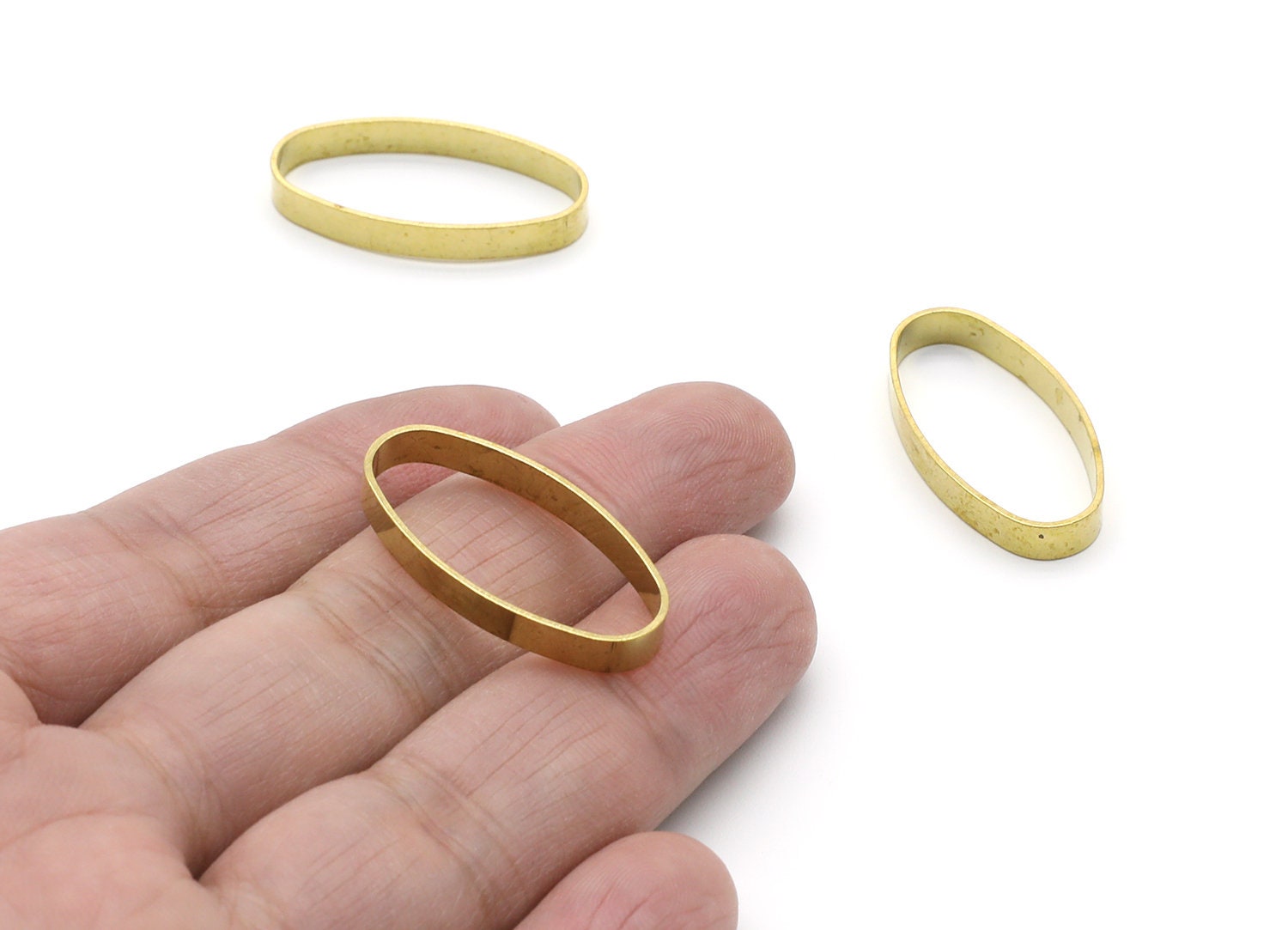 Brass Oval Charms - Oval Shaped Raw Brass Charms - Geometric Pendant - Jewelry Supplies - 29,75x15,24x3,9mm - PP1391 - DOMEDBAZAAR