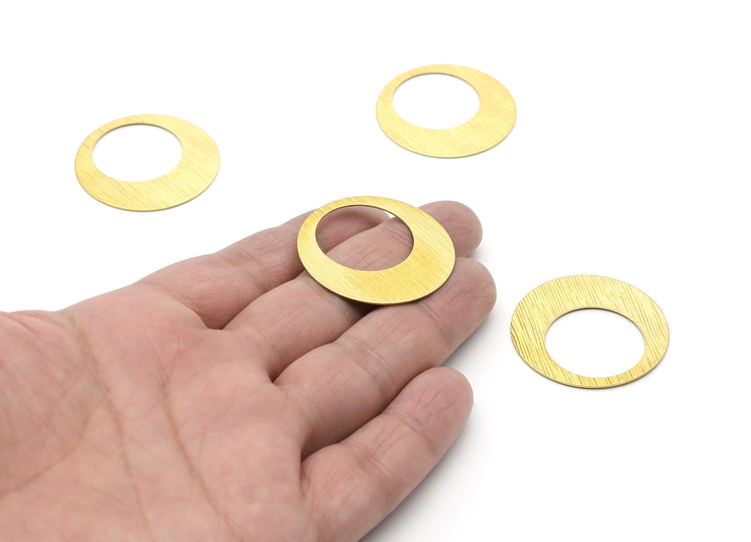 Brass Oval Charms - Oval Shaped Raw Brass Charms - Geometric Pendant - Jewelry Supplies - 35,05x35,05x0,63mm - PP1415 - DOMEDBAZAAR