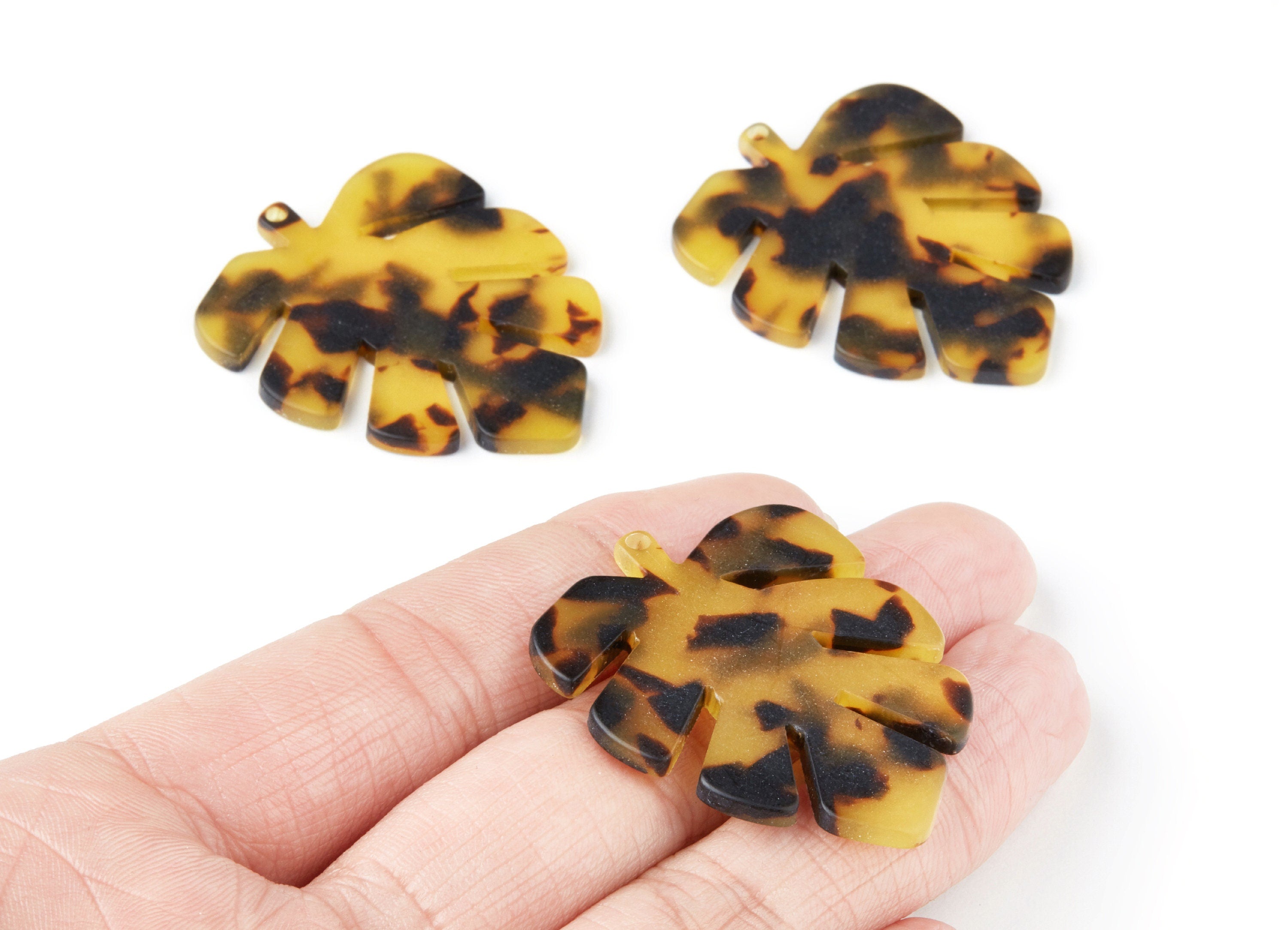 Acetate Leaf Charms - Matte Tortoise Shell Earrings - Leaf Pendant - Jewelry Supplies - Color Code: A03 - 43,7x35,6x2,61mm - AC1052M - DOMEDBAZAAR