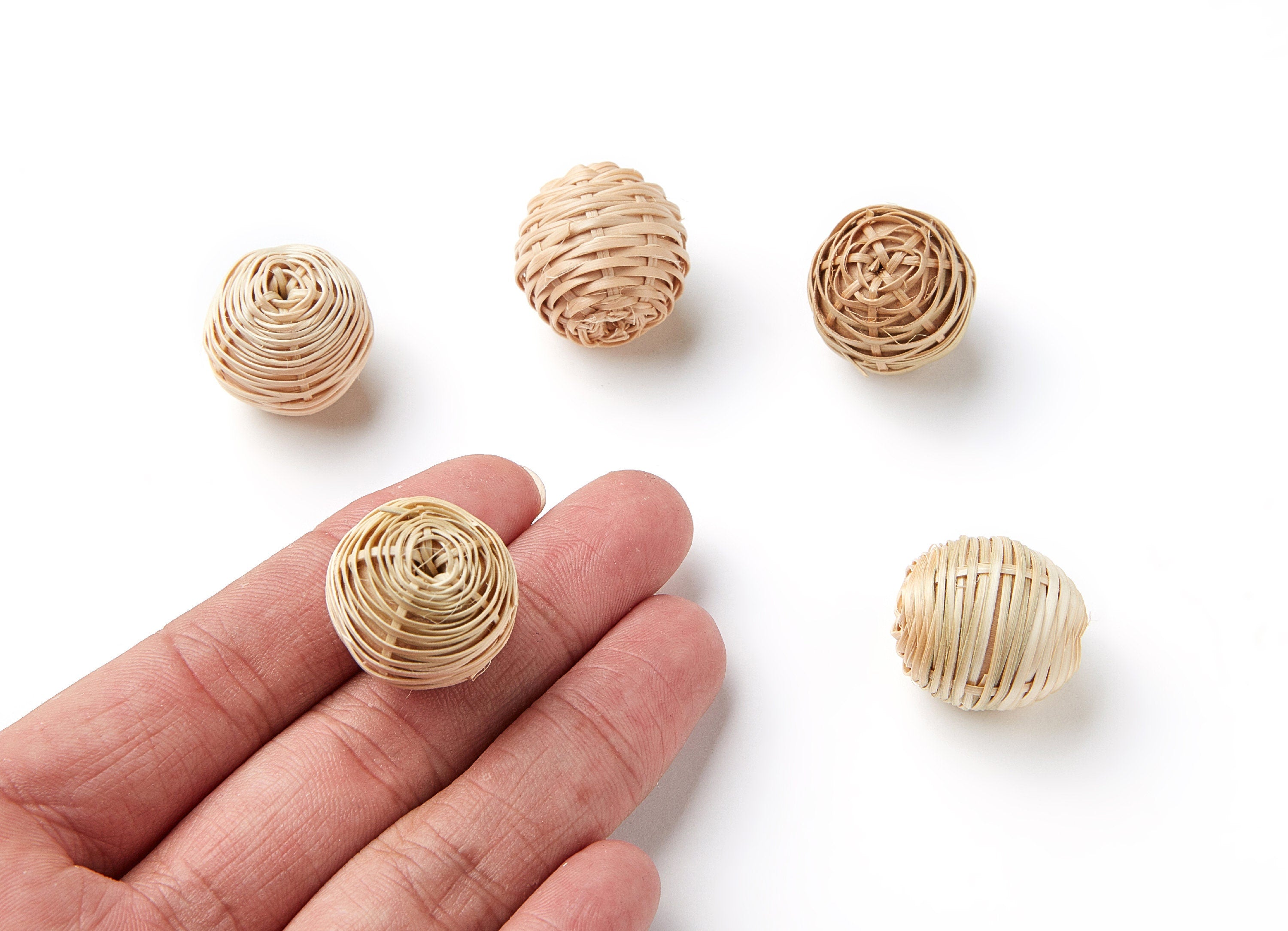 Handwoven Paper Rope Earrings - Ball Shaped Paper Rope Pendant - Wooden Straw Earring - Jewelery Handmade - 23.2x21.4mm - RT1067 - DOMEDBAZAAR