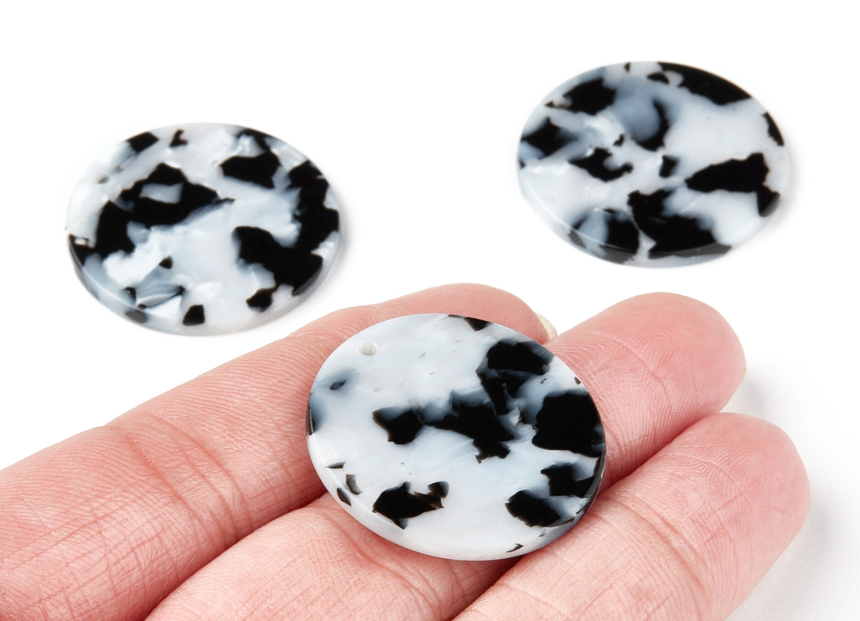 Acetate Round Earring Charms - Circle Shaped Pendant - Earring Findings - Jewelry Supplies - Color Code: A15 - 29,78x29,78x2,7mm - AC1330A - DOMEDBAZAAR