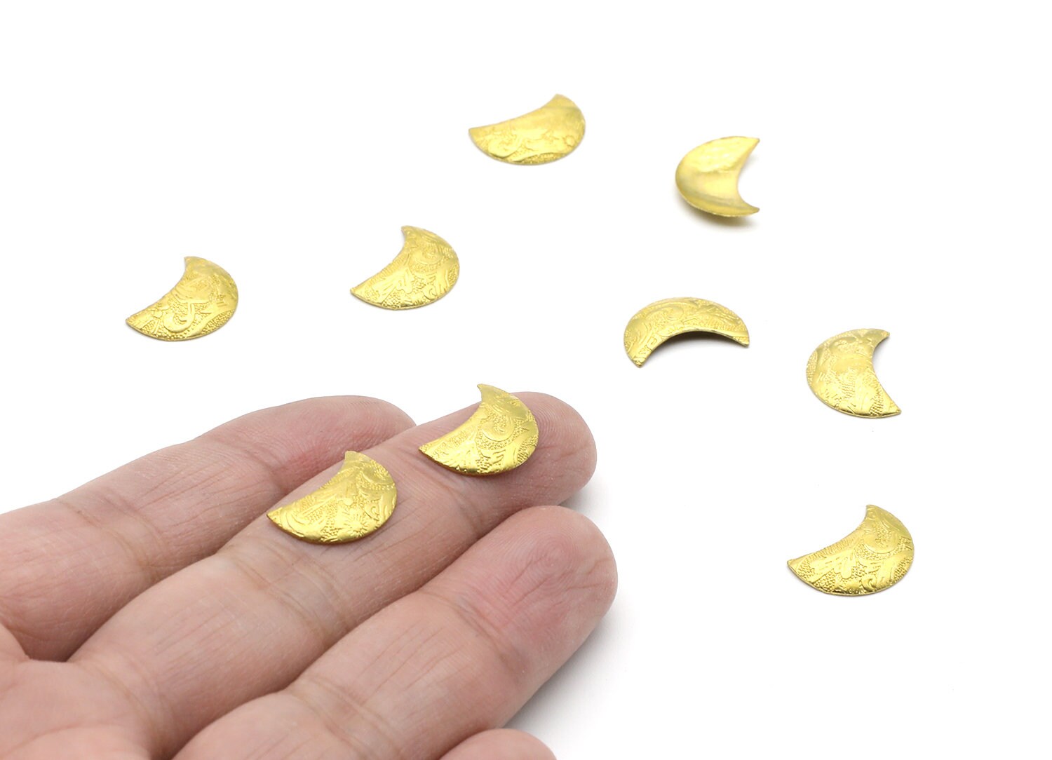 Brass Moon Charms - Moon Shaped Raw Brass Charms - Jewelry Supplies - 14,97x10,27x0,45mm - PP1412 - DOMEDBAZAAR