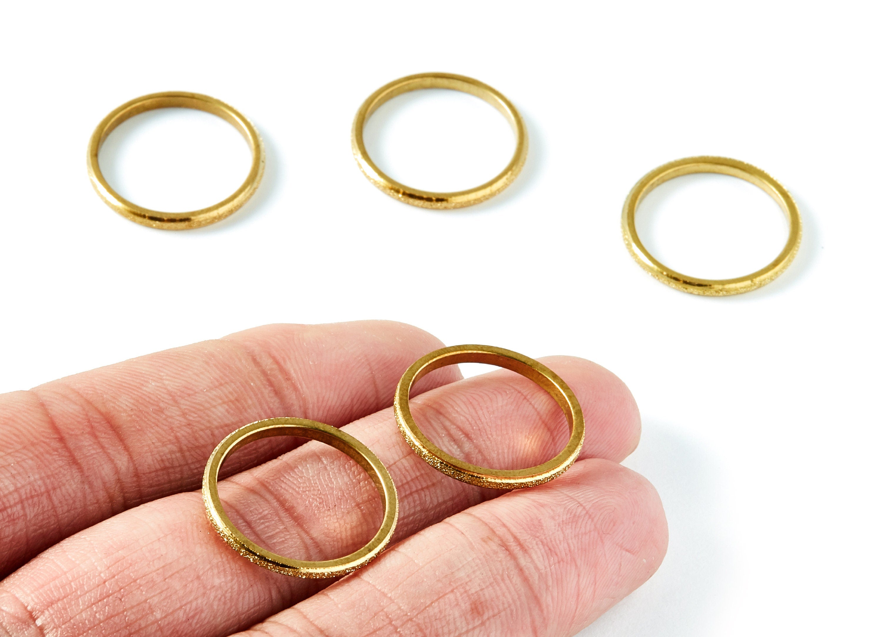 Brass Circle Charms - Circle Shaped Raw Brass Pendant - Jewelry Supplies - 20,93x20,93x2,2mm - PP1379 - DOMEDBAZAAR