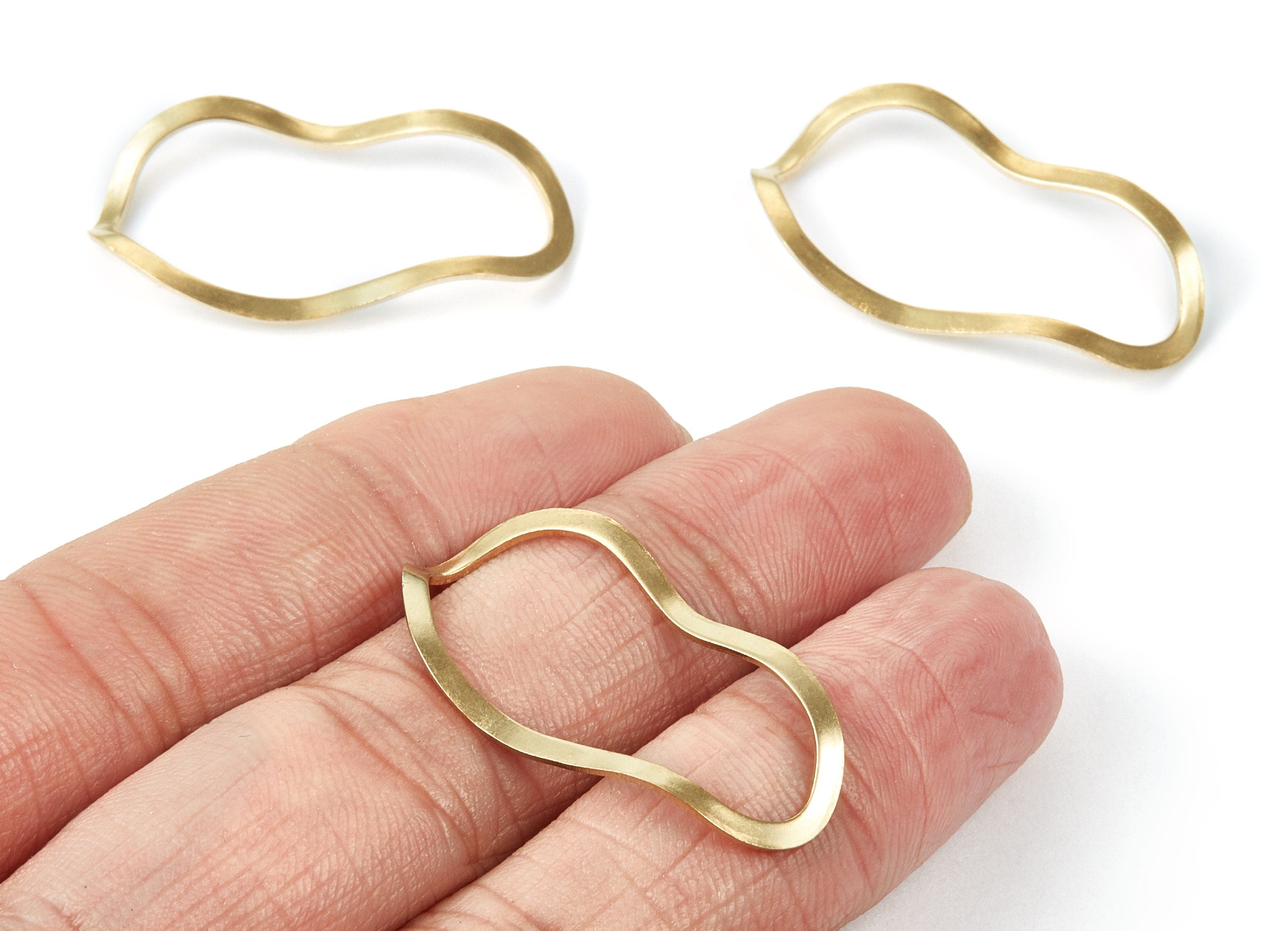 Brass Oval Charms - Wavy oval Shaped Raw Brass Pendant - Earring Findings - Jewelry Supplies - 34.8x18.55x0.92mm - PP1850 - DOMEDBAZAAR