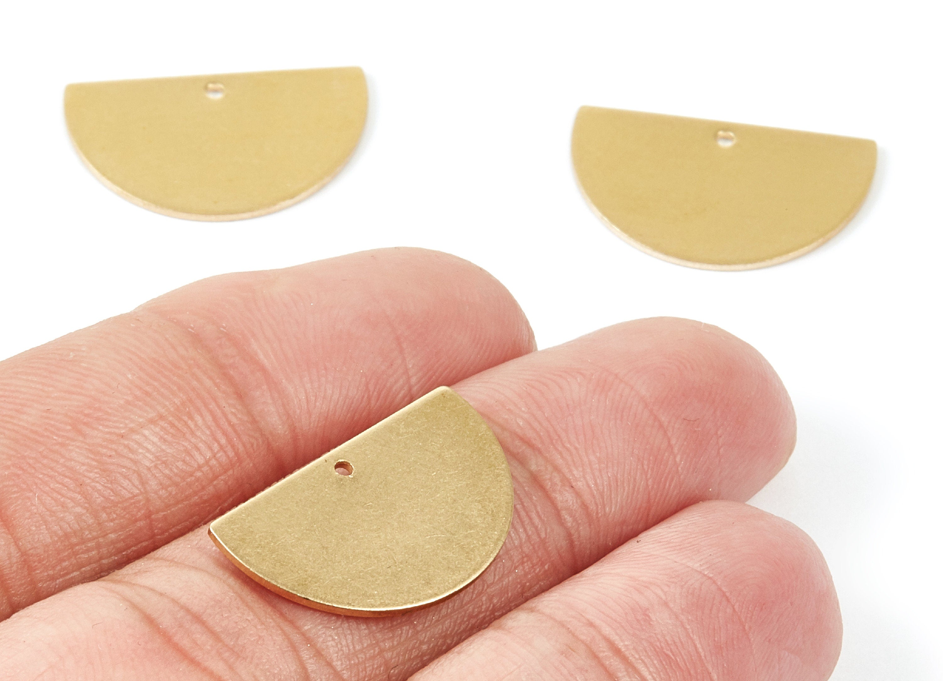 Personalized stamping blank - Brass Half Moon Charms - D Shaped Raw Brass Pendant - Earring Findings  - 21,4x13x0,83mm - PP1818 - DOMEDBAZAAR